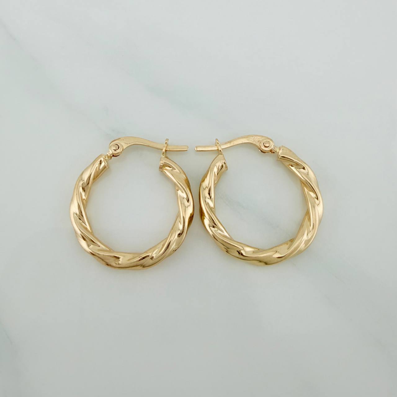 Candongas Sami 1.7gr / 1 in / Oro Amarillo 18K &