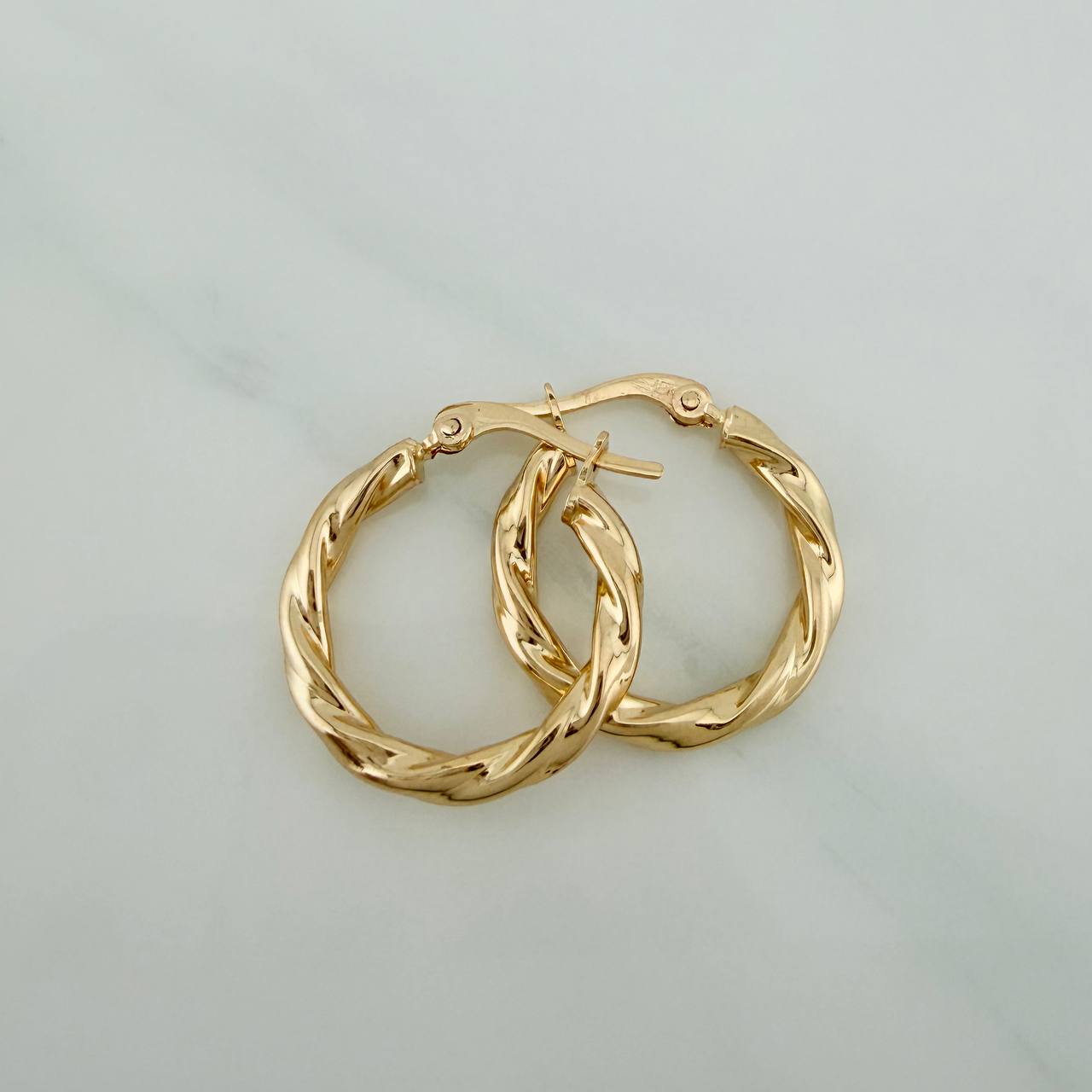 Candongas Mary 1.7gr / 1 in / Oro Amarillo 18K $