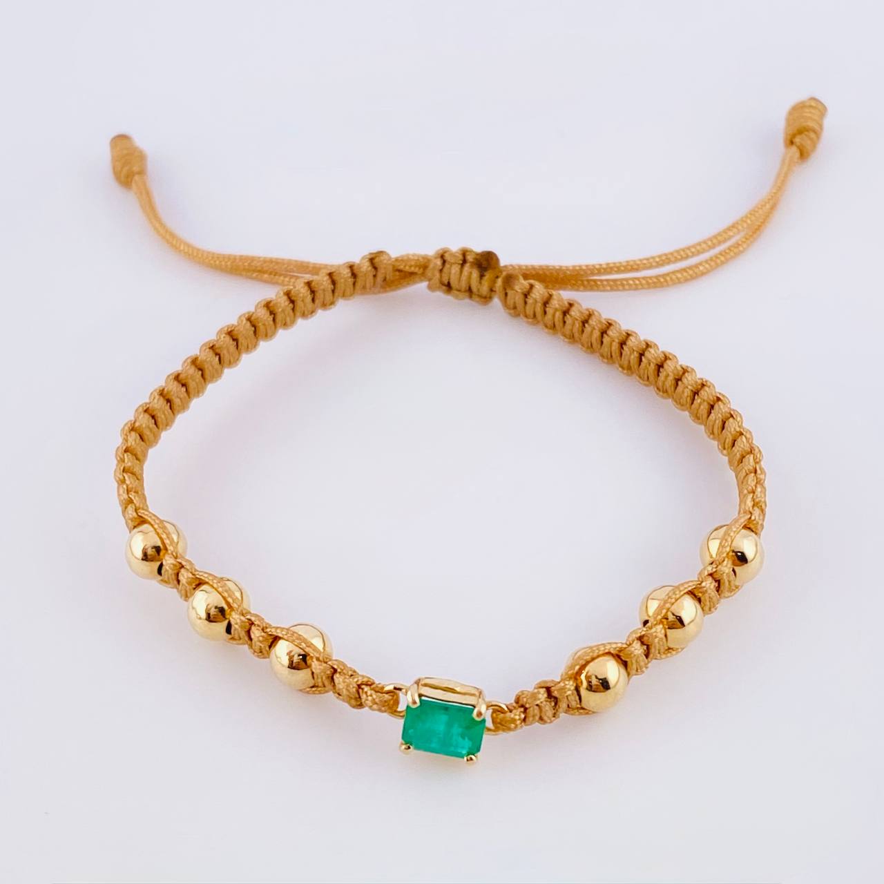 Pulsera Tejida Café 6 Balines 5mm Cubo Esmeralda 60pts Oro Amarillo 18K
