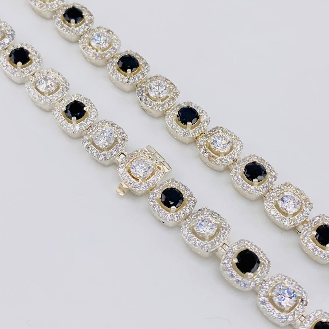 Tennis Chain 62.5g / 22 in / 7.75mm Silver 925