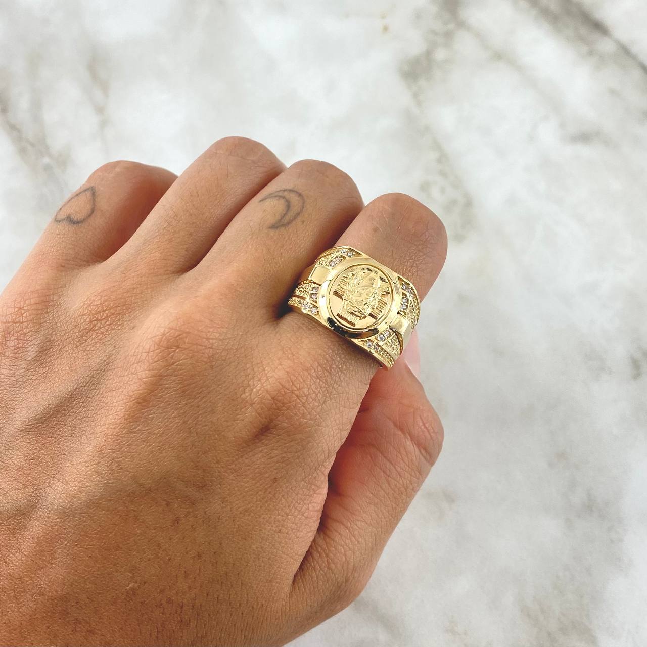 Cross Ring Face of Christ 10.5gr / Size 9 1/2 / Textured White Zircons 18K Yellow Gold ©