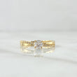 Anillo Solitario Carril Infinito 1.6gr / T5 1/2 / Circones Blancos Oro Amarillo 18K ©