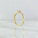 Anillo Solitario Carril Infinito 1.6gr / T5 1/2 / Circones Blancos Oro Amarillo 18K ©