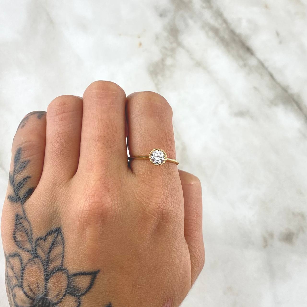 Anillo Solitario Atalaya Circular 1.55gr / T7 / Circon Blanco Oro Amarillo 18K ©