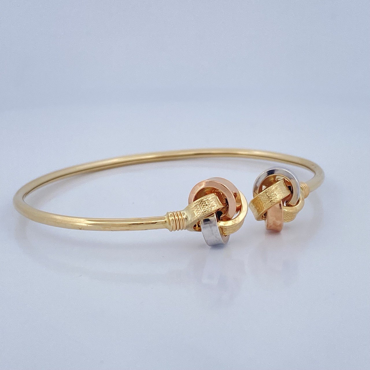 Bracelet Knot Hoop 4.8gr / 7 in / Three Golds +4 18K &