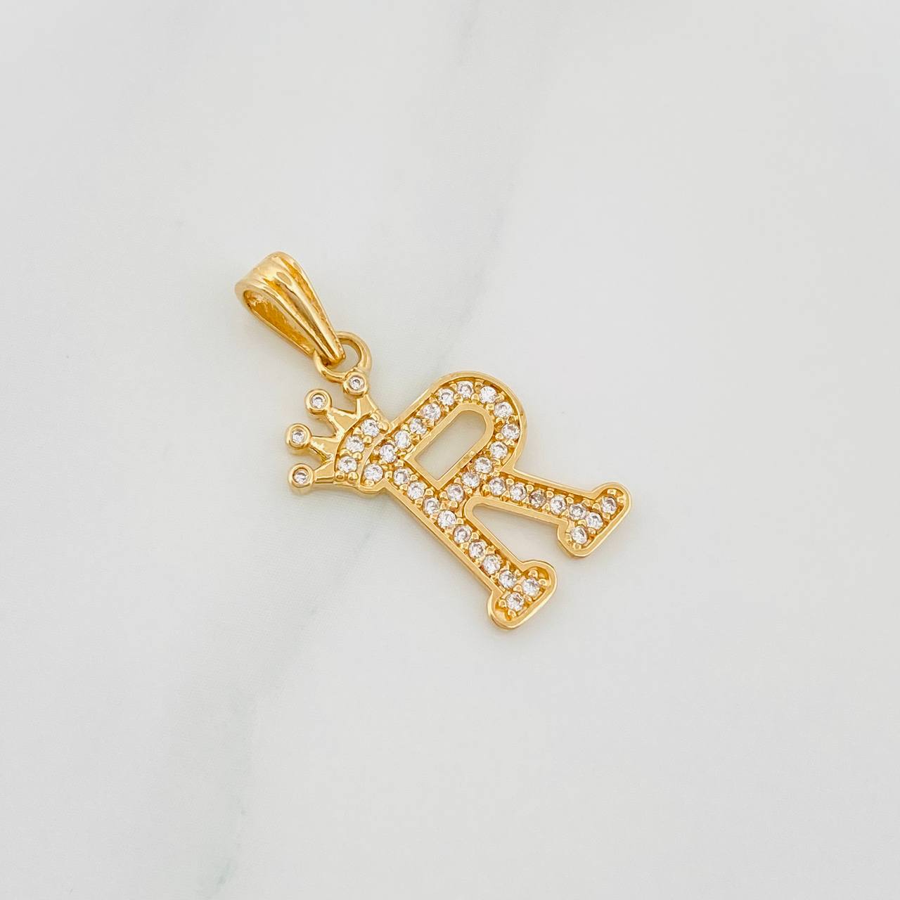 Dije Corona Letra R 1.6 g / 1 in Oro Amarillo 18K