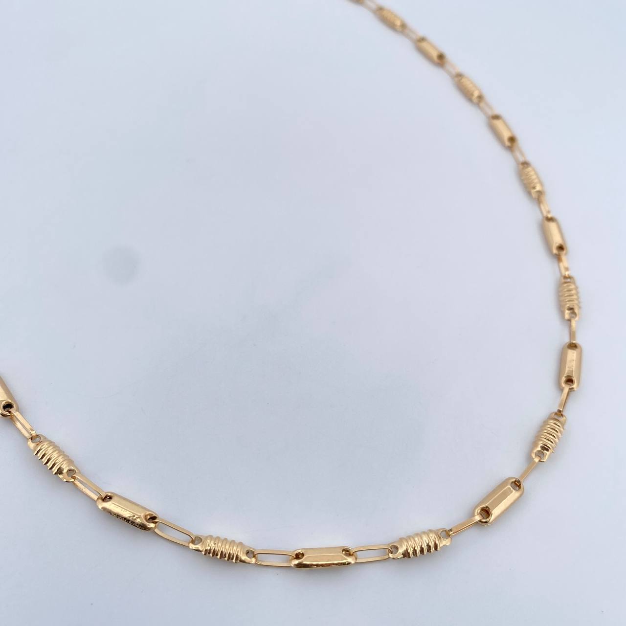 Rustic Barrel Chain 7.85gr / 51.7cm / 3.7mm 18K Yellow Gold $