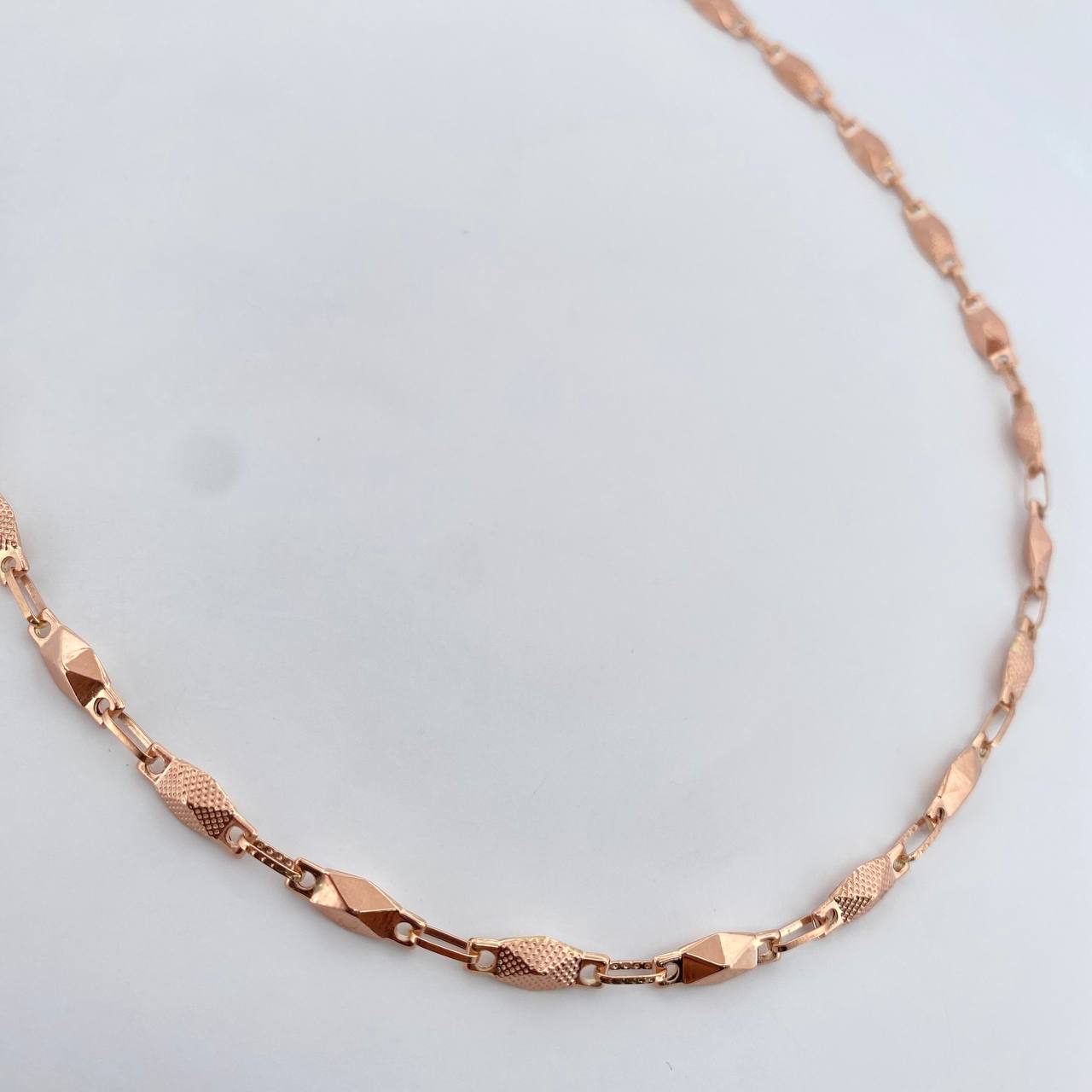 Cadena Rustica Piramide 8.75gr / 51.6cm / 4.6mm Oro Rosa 18K $