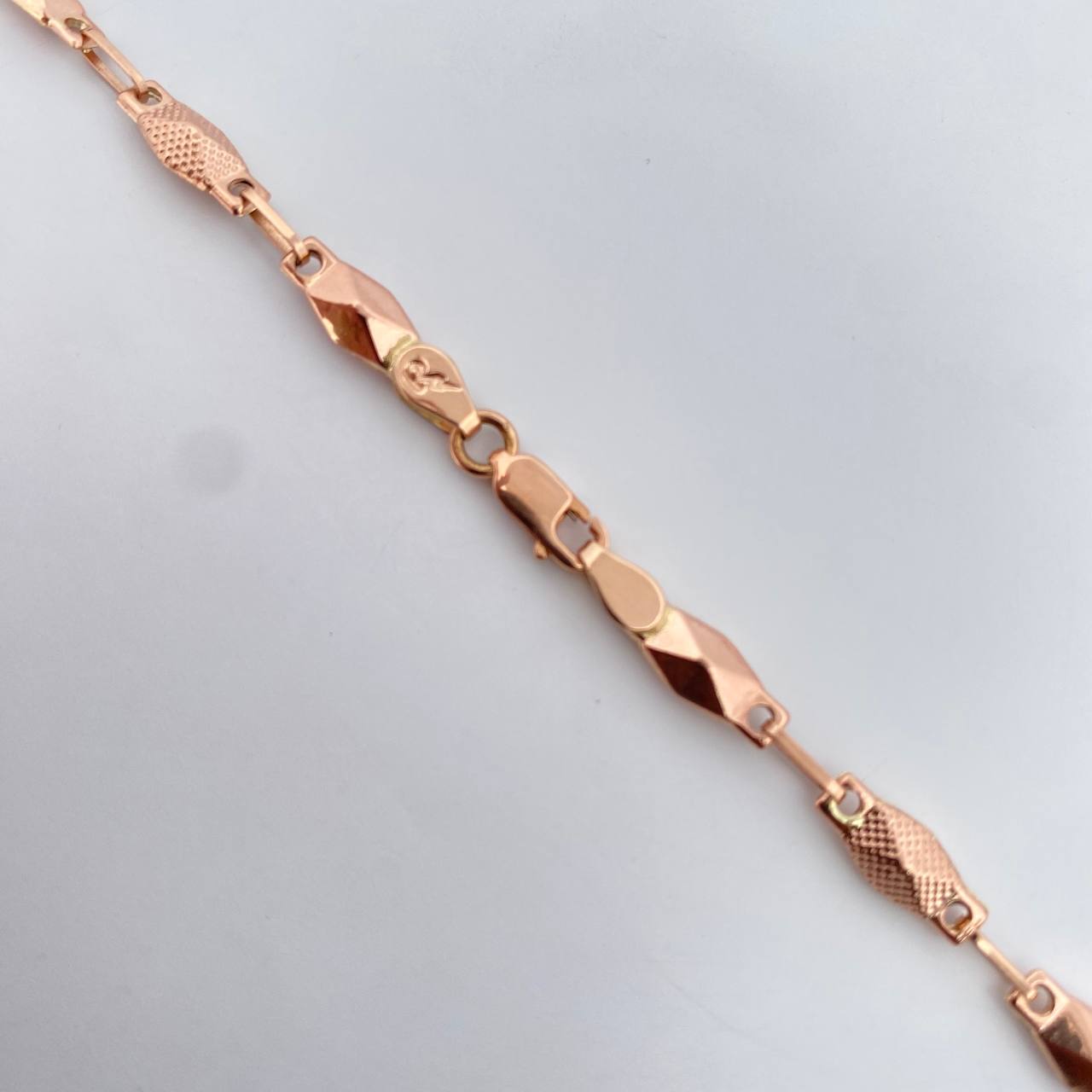 Cadena Rustica Piramide 8.75gr / 51.6cm / 4.6mm Oro Rosa 18K $