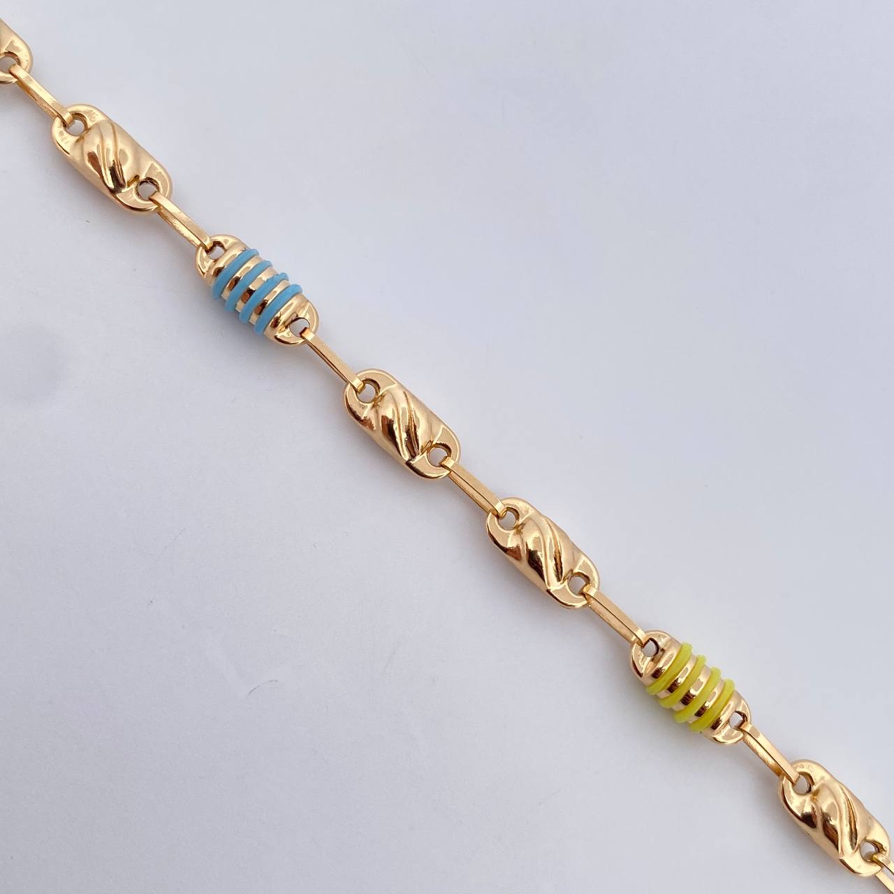 Pulso Rustica Barril 4.4gr / 19.1cm / 4.2mm Cauchos De Colores Oro Amarillo 18K $