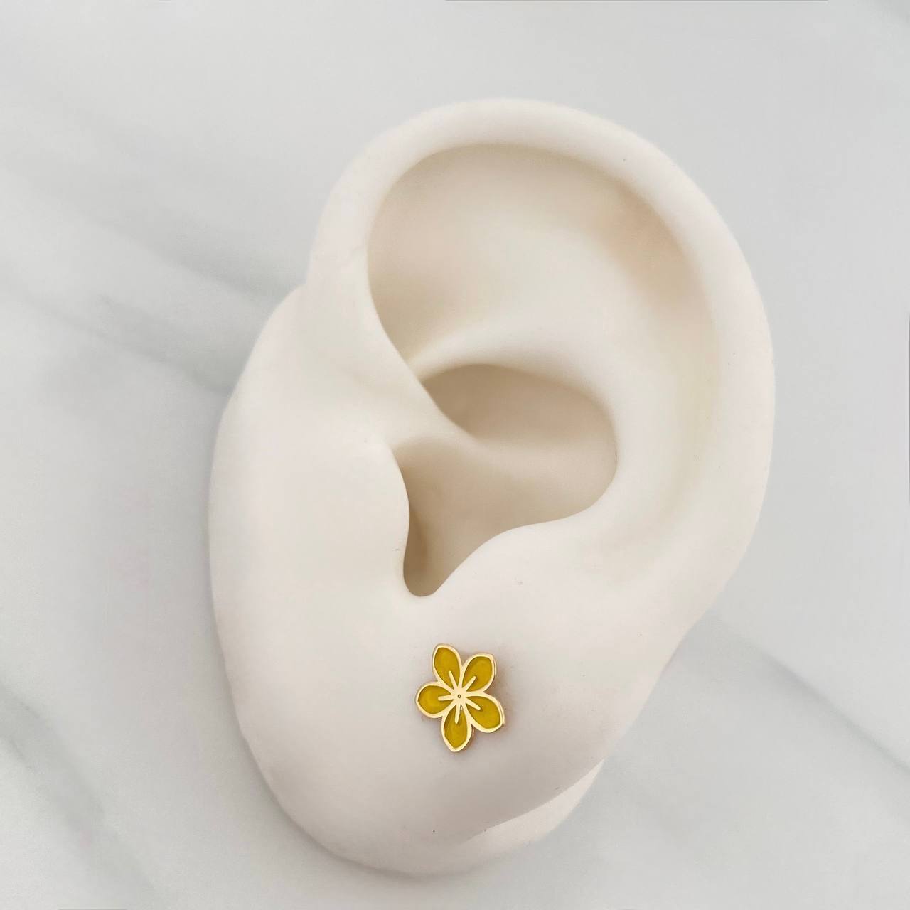 Topos Flor 0.7 g / in / 7.4 mm Oro Amarillo 18K