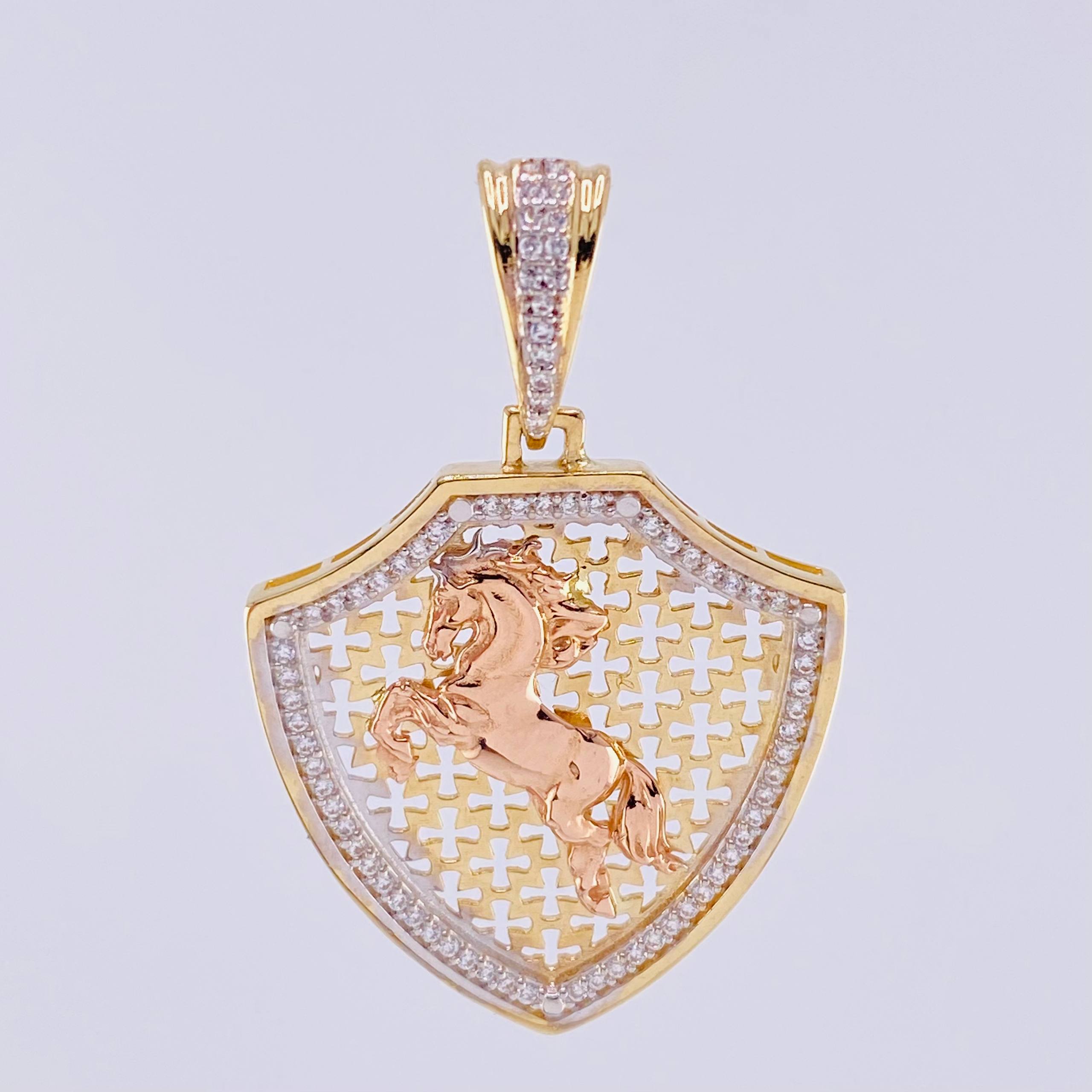 Dije Escudo Caballo 7.15 g / 1 3/4 in Dos Oros Amarillo Rosa 18K