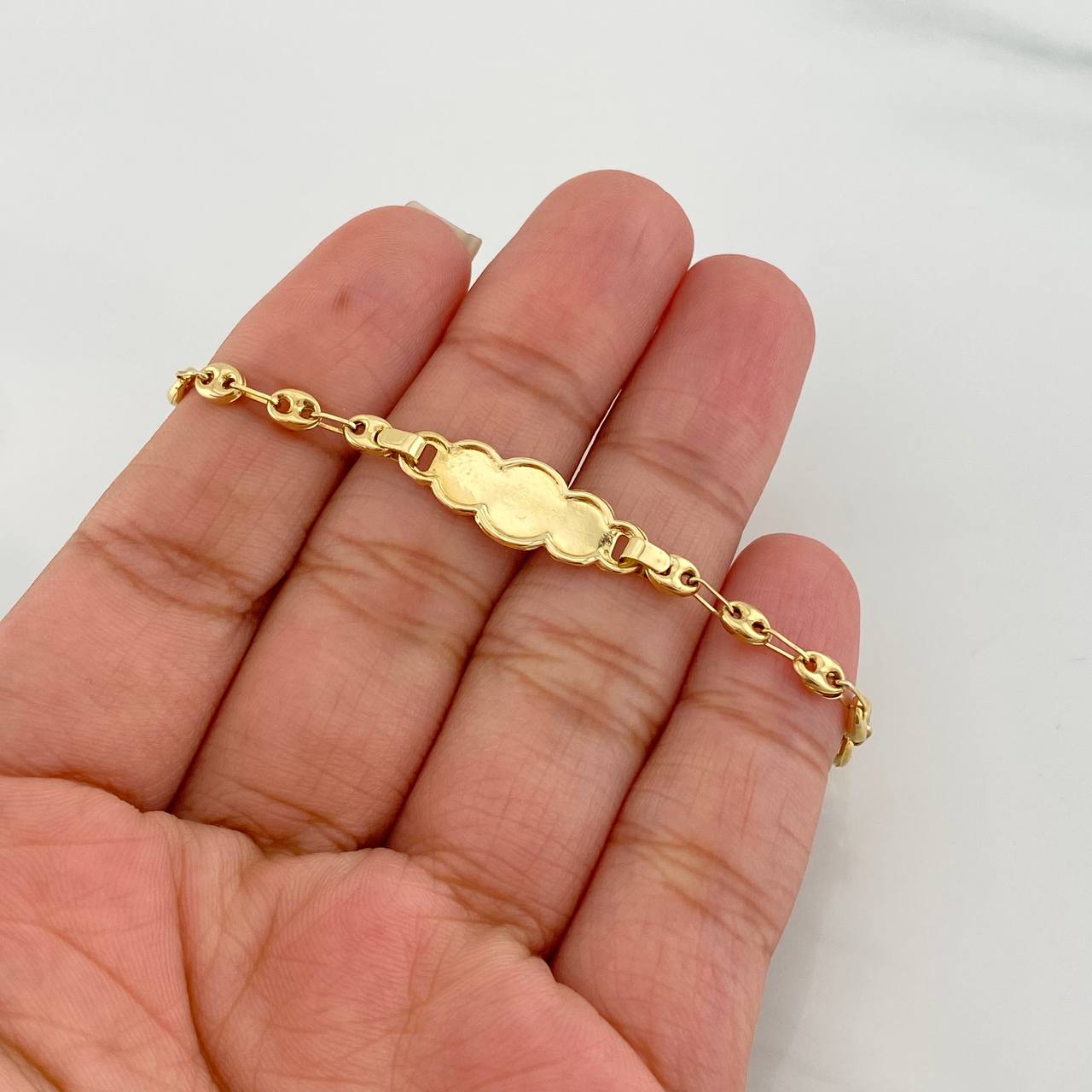Pulso Bebé Gc Placa Nube 1.9g / 5 3/4 in / 3.46mm Oro Amarillo 18K