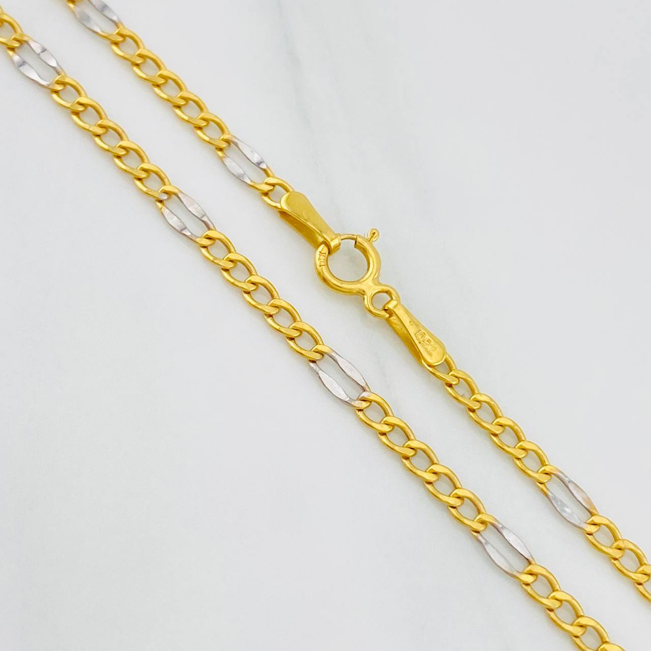 Figaro Chain 3.15g / 24 in / 2.6mm Two-Tone Yellow White 18K Gold