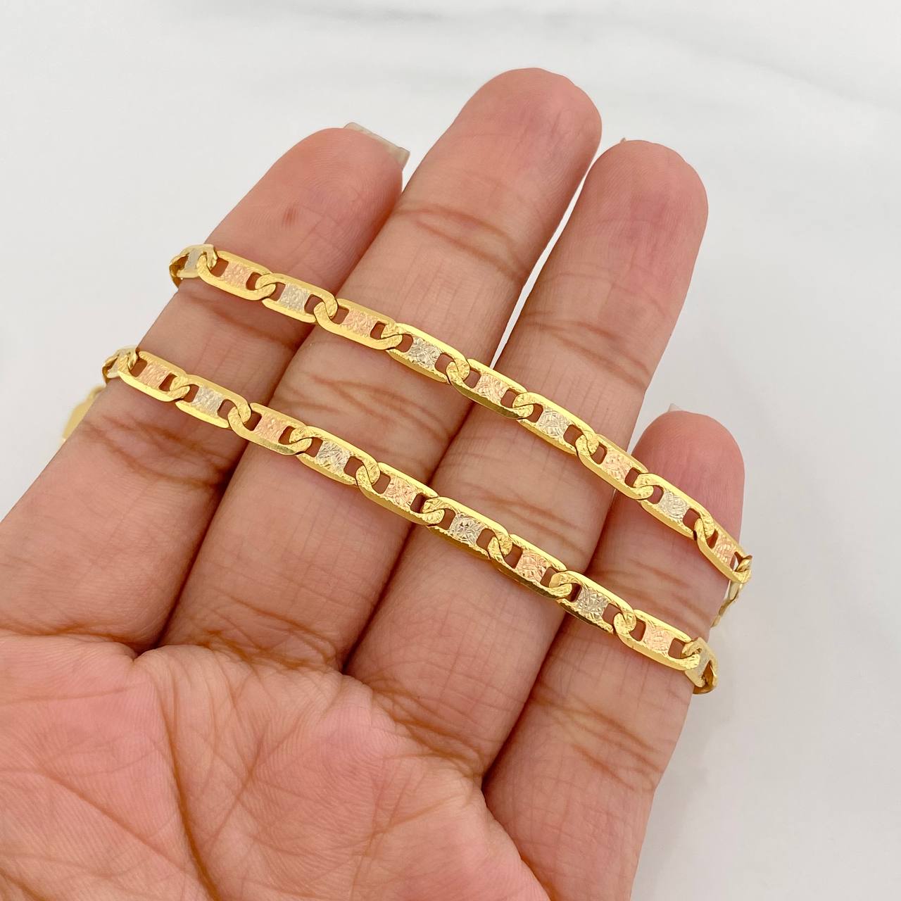 Flat Mariner Chain 15.2g / 20 in / 3.7mm Three Golds 18K