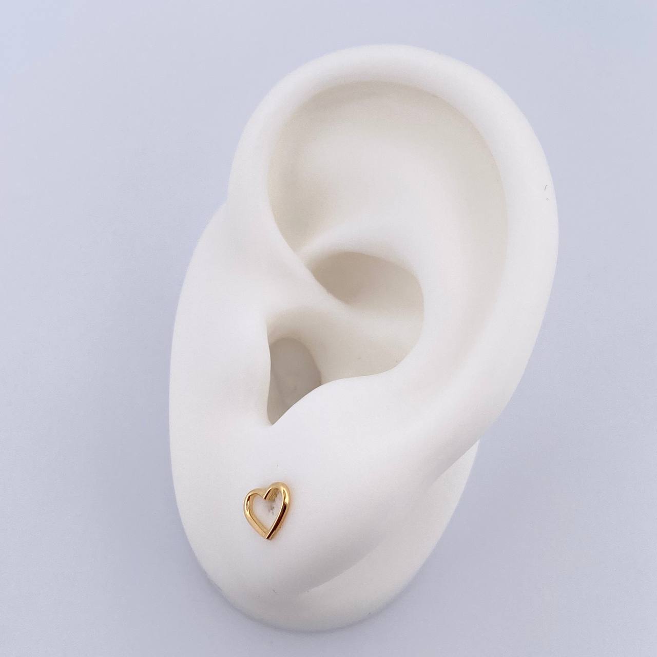 Stud Earrings Heart Silhouette 0.55gr / Polished 18K Yellow Gold &
