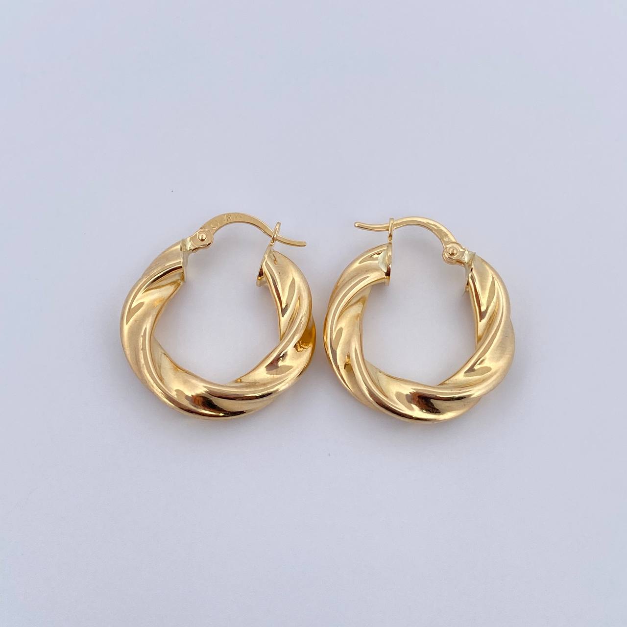 Candongas Sienna 4.4gr / 2.4cm / Entorchadas Oro Amarillo 18K &