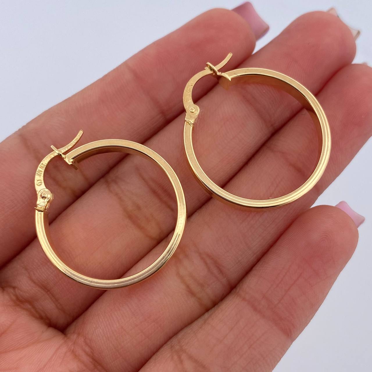 Hoop Earrings Maura 2.4gr / 2.6cm (1.0in) / 18K Gold &