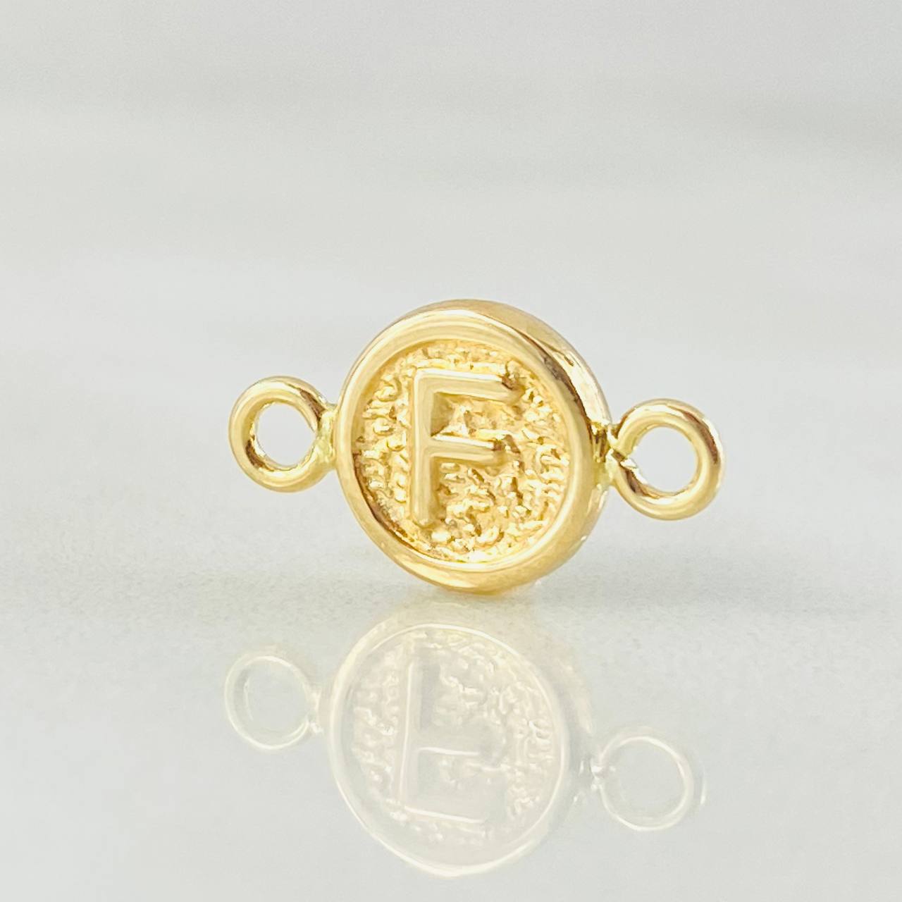 Charm Letter F 0.35gr / 1/2 in / 18K Gold