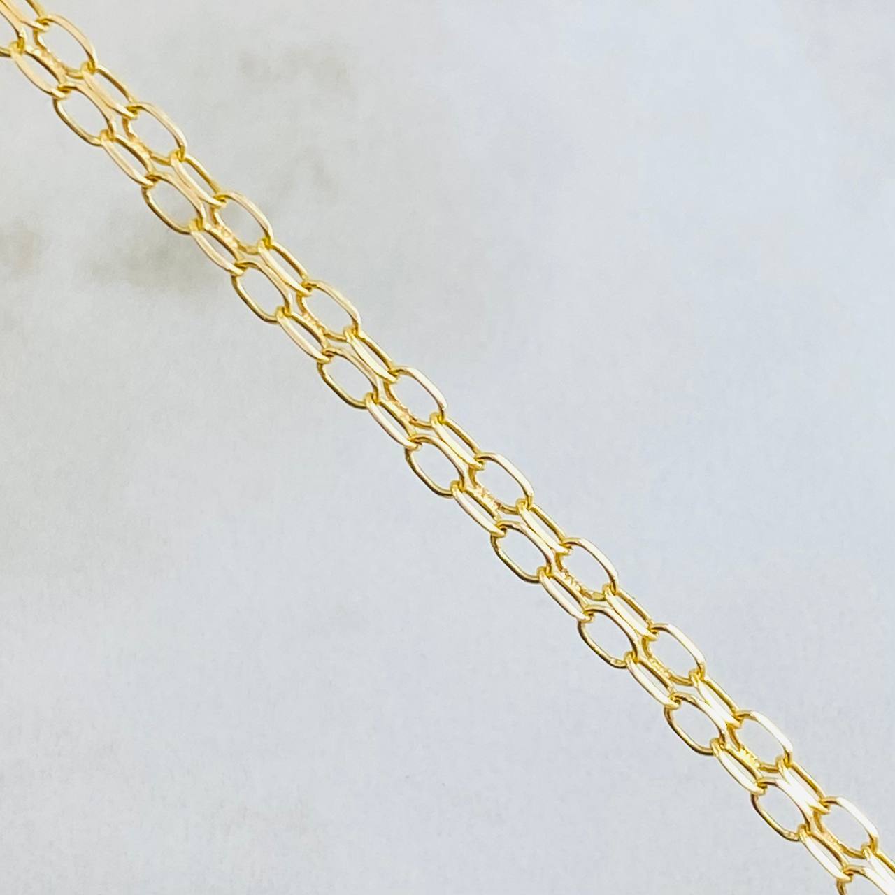 Bismark Chain 5.4gr / 23 1/2 in / 18K Gold +1