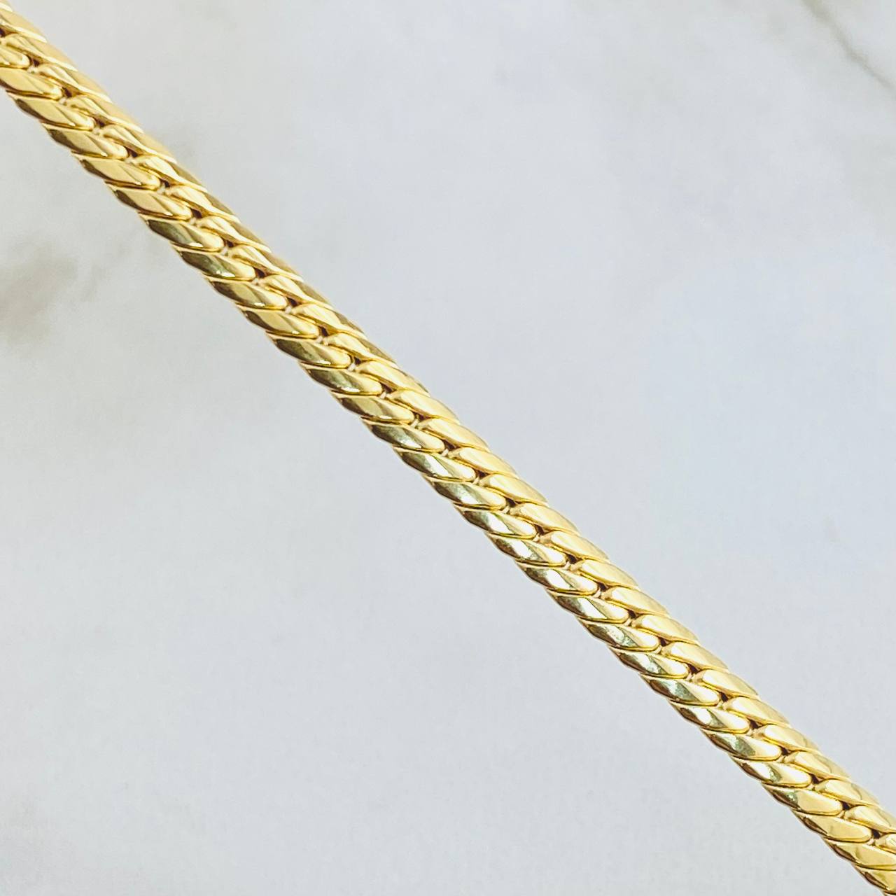 Flat Snake Chain 9.55gr / 23 1/2 in / 18K Gold +3 ©