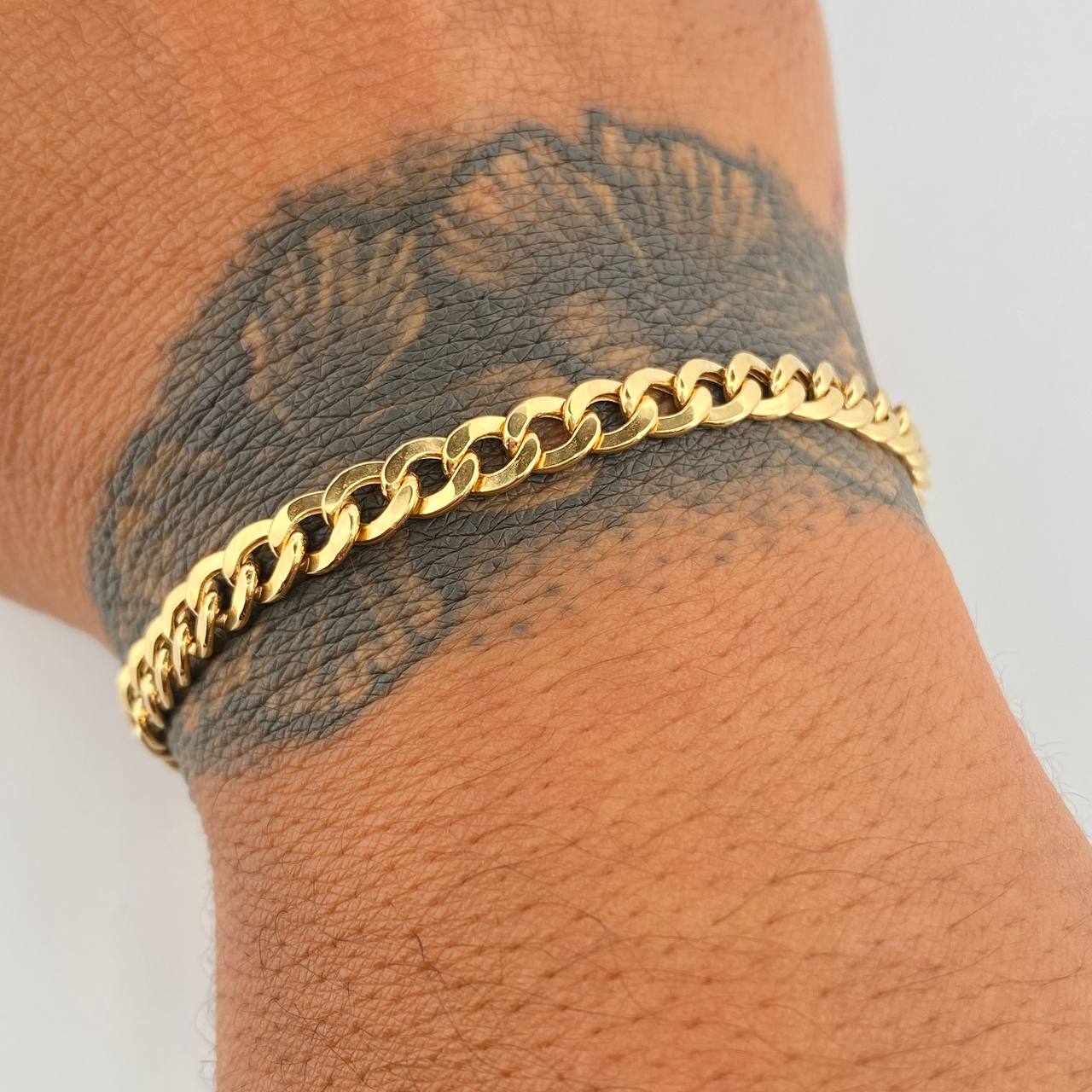 Pulso Cubano 4.7gr / 21.7cm / +0 Oro 18K &