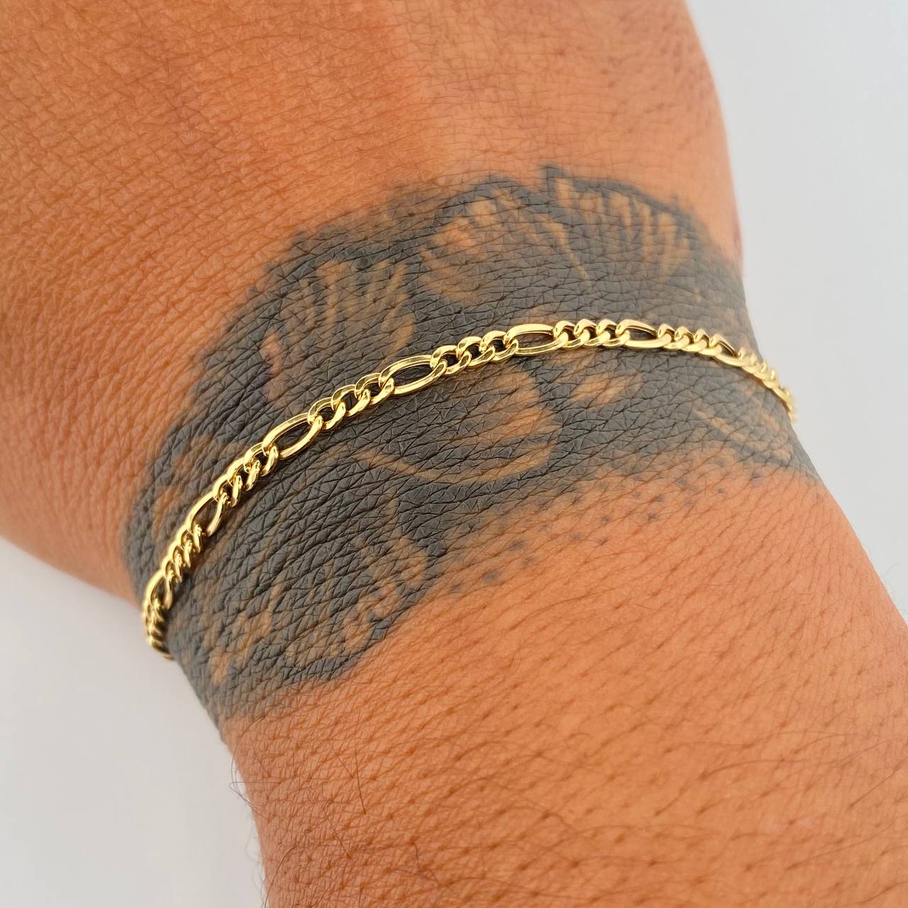 Figaro Bracelet 1.6gr / 7.7in / +1 18K Gold &