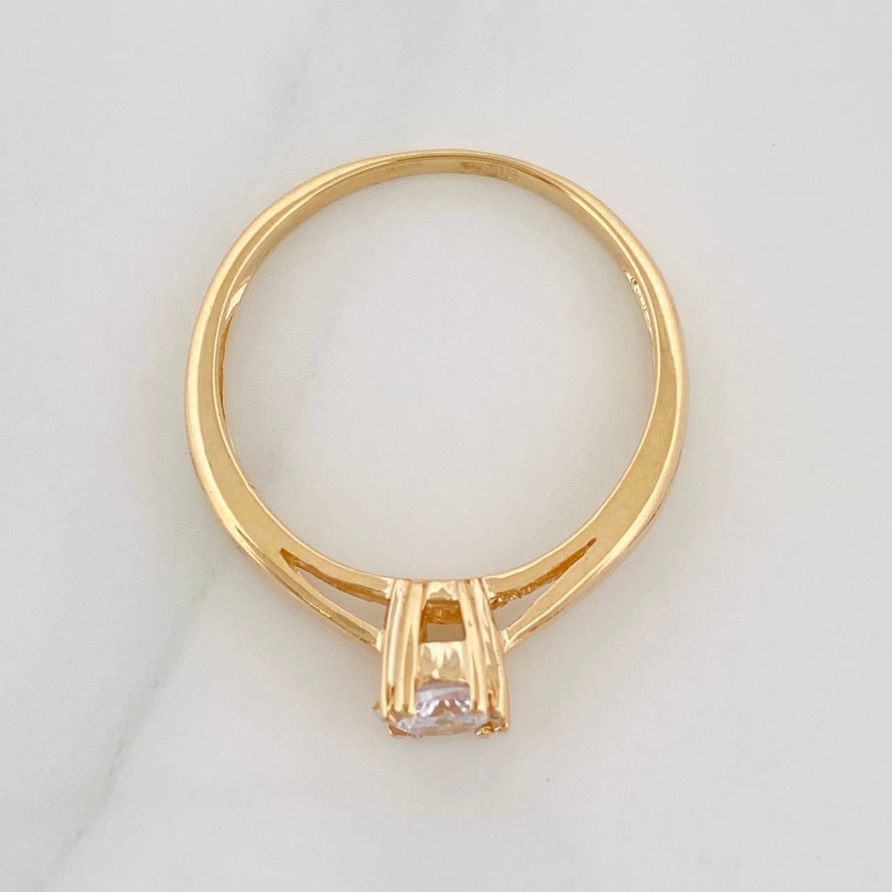 Anillo Solitario 2.4 g / T7 Oro Amarillo 18K