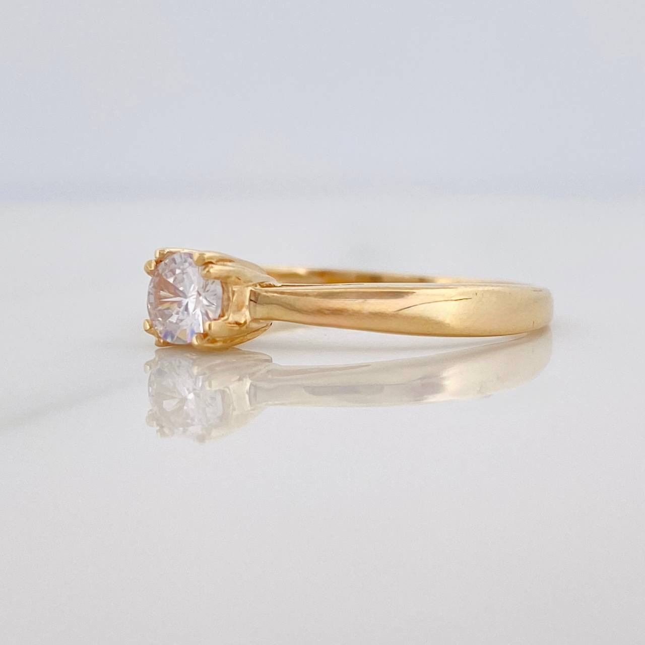Anillo Solitario 2.4 g / T7 Oro Amarillo 18K