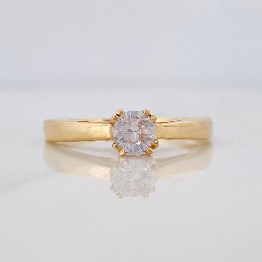 Anillo Solitario 2.4 g / T7 Oro Amarillo 18K