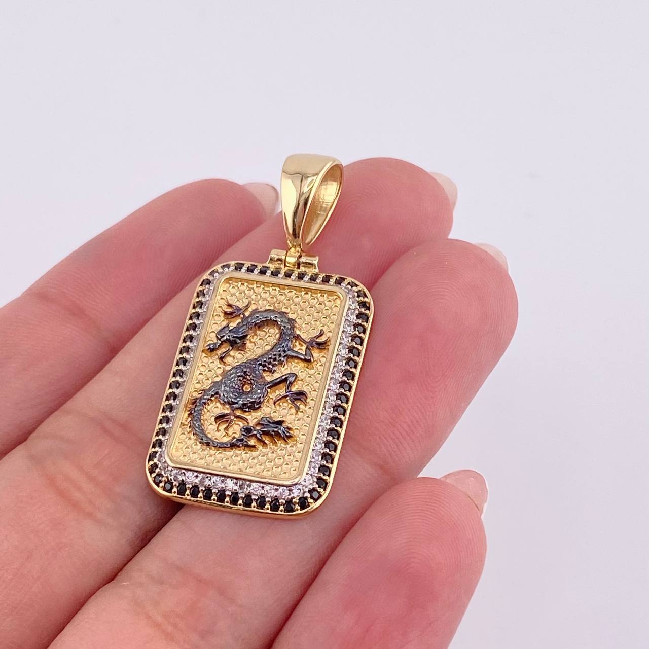 Pendant Oriental Dragon Frame 6.35 g / 1 1/2 in 18K Yellow Gold