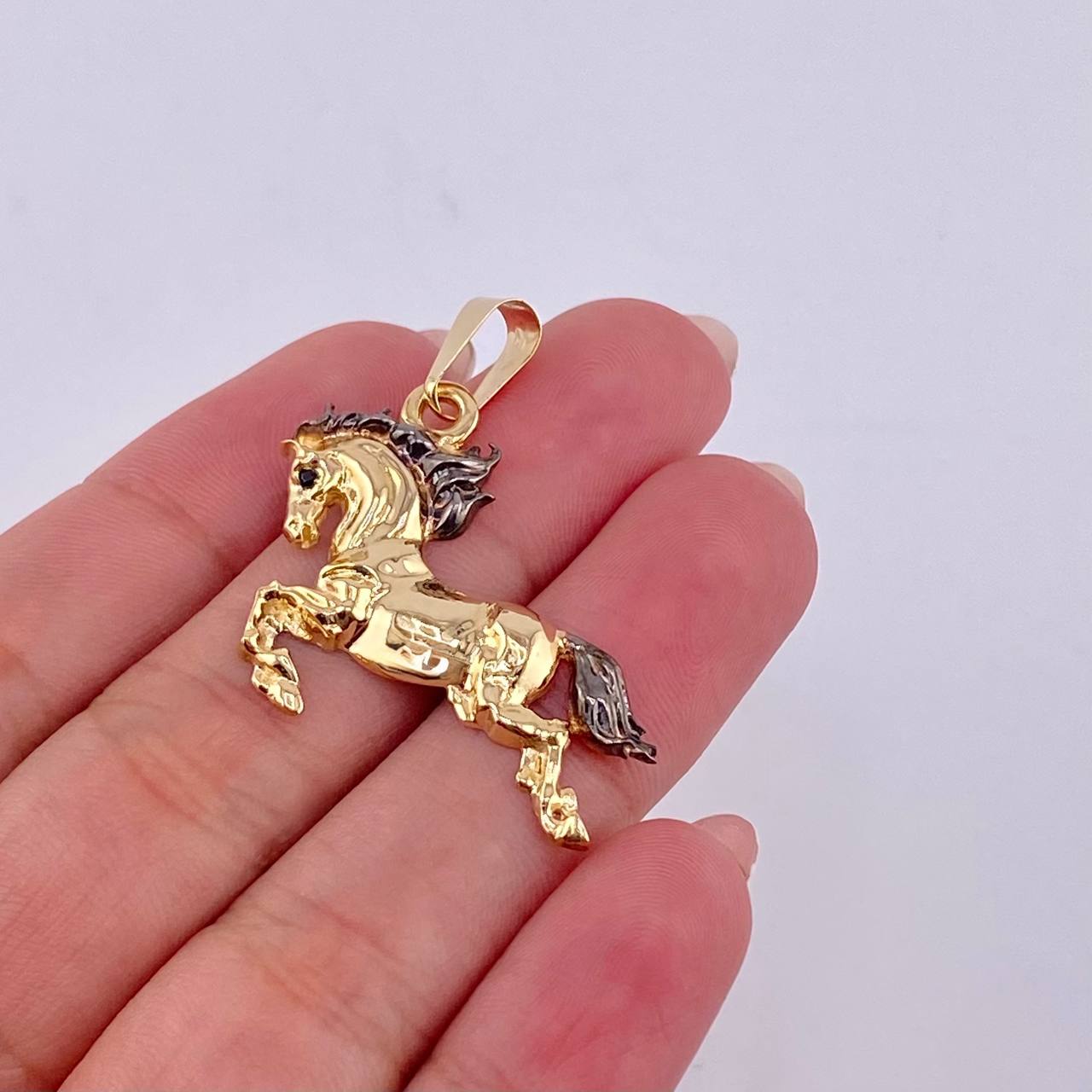Dije Caballo 3.65 g / 1 1/4 in Oro Amarillo 18K