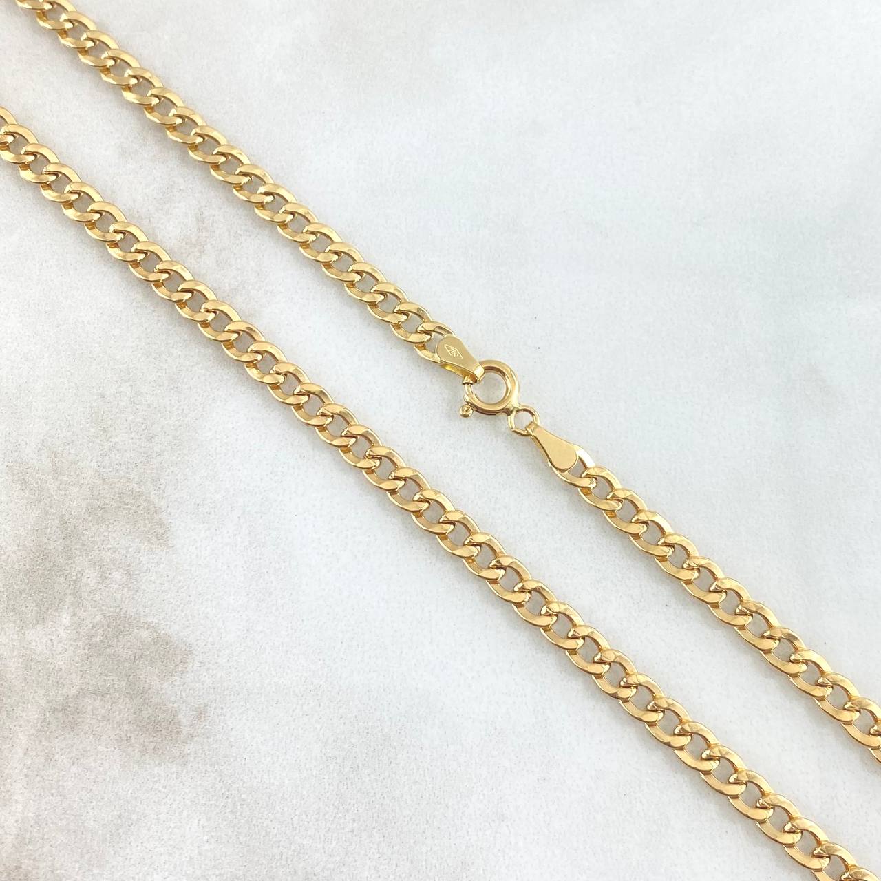 Cadena Cubana 4.4gr / 23 1/2 in / Oro Amarillo +1 18K