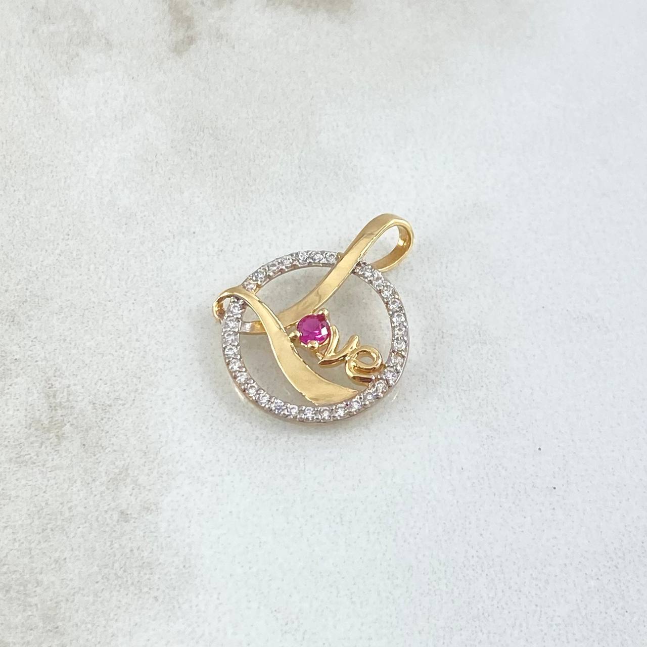 Dije LOVE en Circulo 1.25gr / 2cm / Circones Blancos Fucsia Oro Amarillo 18K *