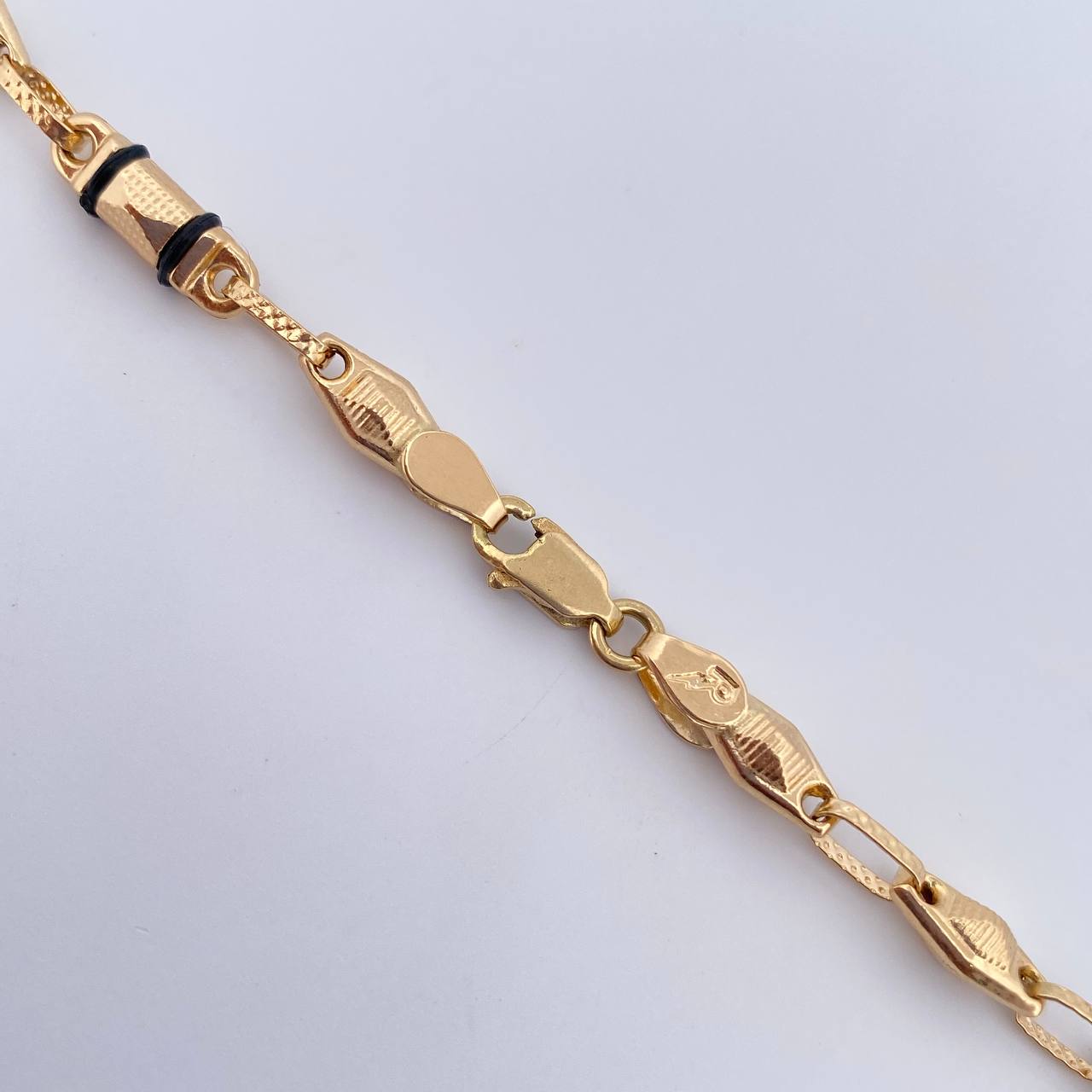 Rustic Pyramid Chain 11gr / 20.0in / 4.11mm Black Rubber 18K Yellow Gold $