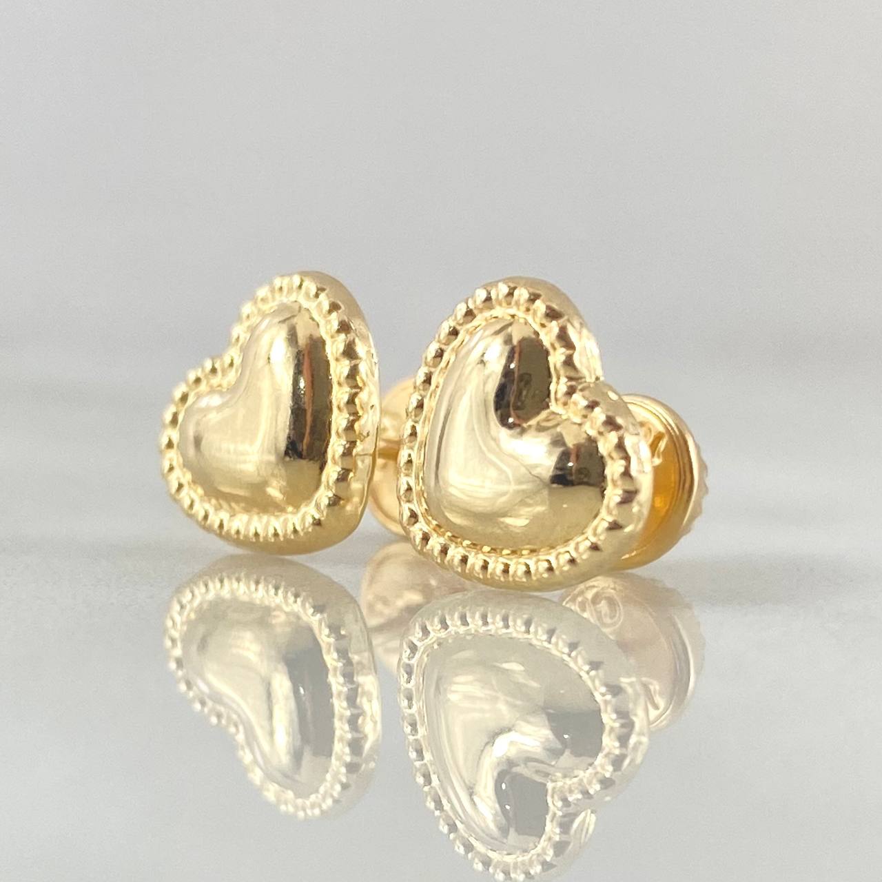 Stud Earrings 0.85gr / 18K Gold ©