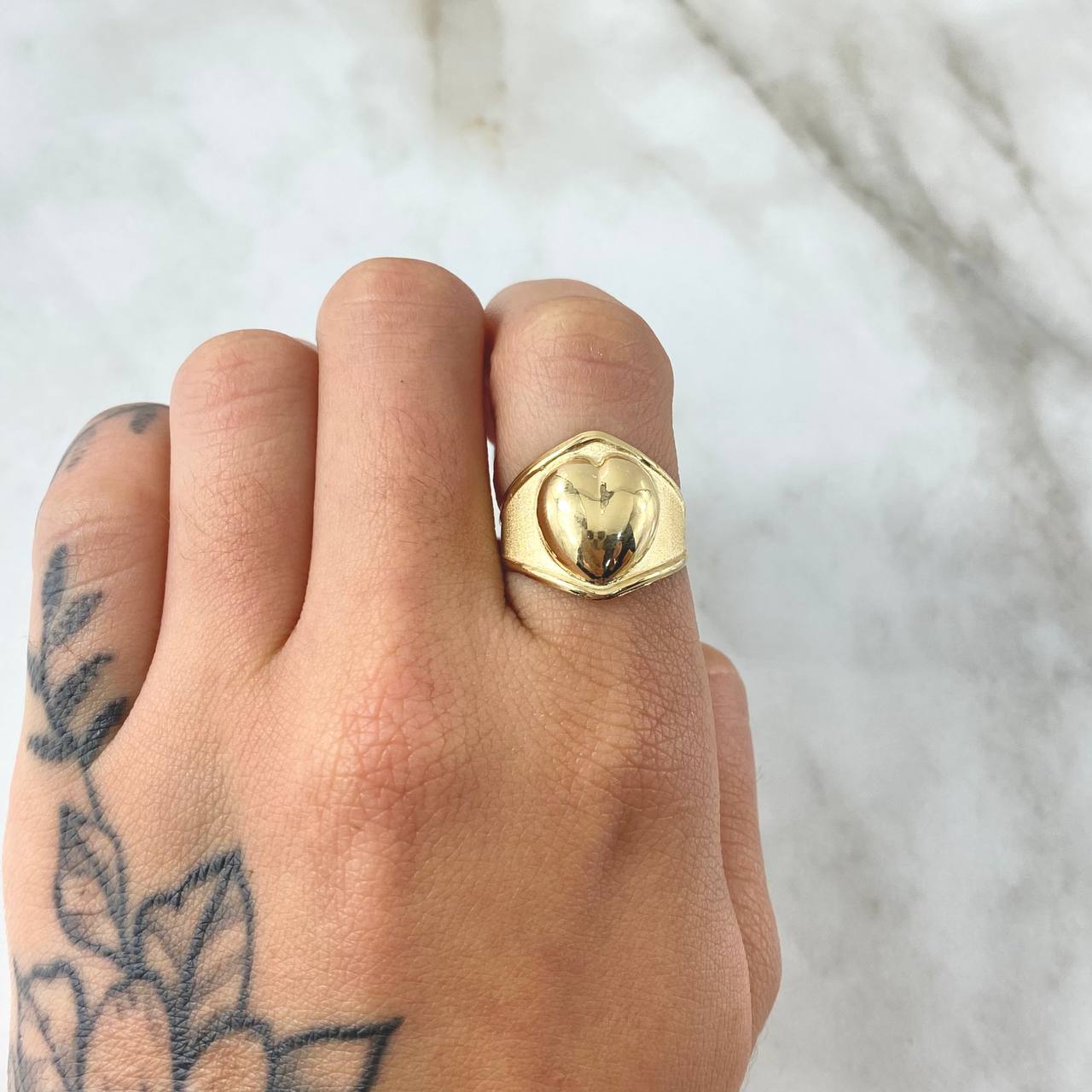 Heart Ring 2.15gr / Size 7 3/4 / 18K Gold *