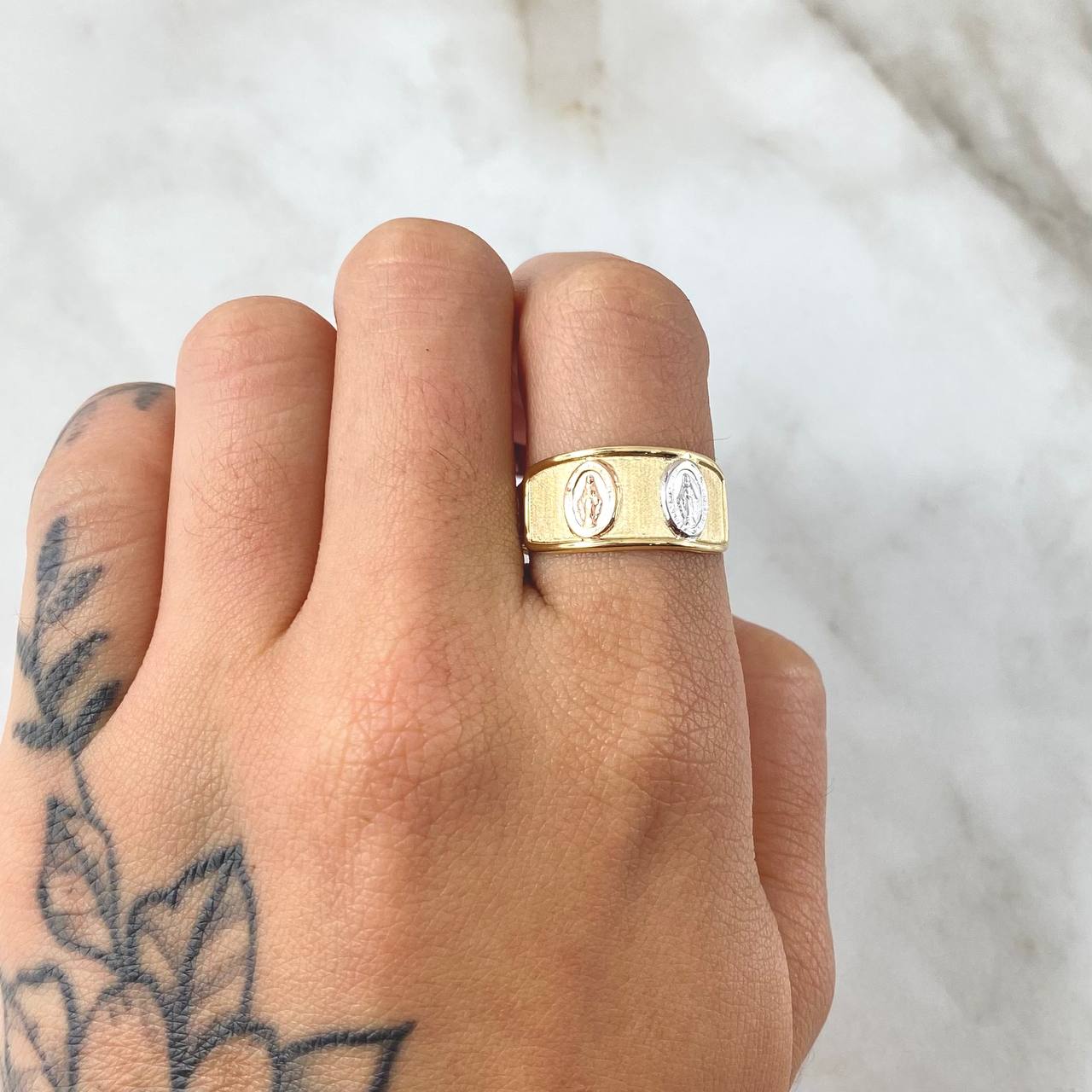 Anillo Vigen Milagrosa 1.7gr / T8 / Oro 18K