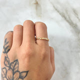Peace Ring 1.4gr / Size 6 1/4 / 18K Gold ©