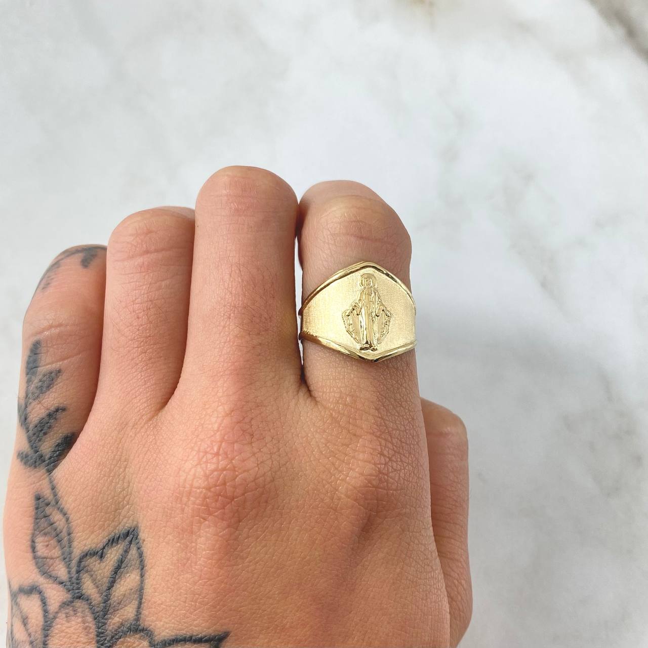 Miraculous Virgin Ring 2gr / Size 9 1/4 / 18K Gold *