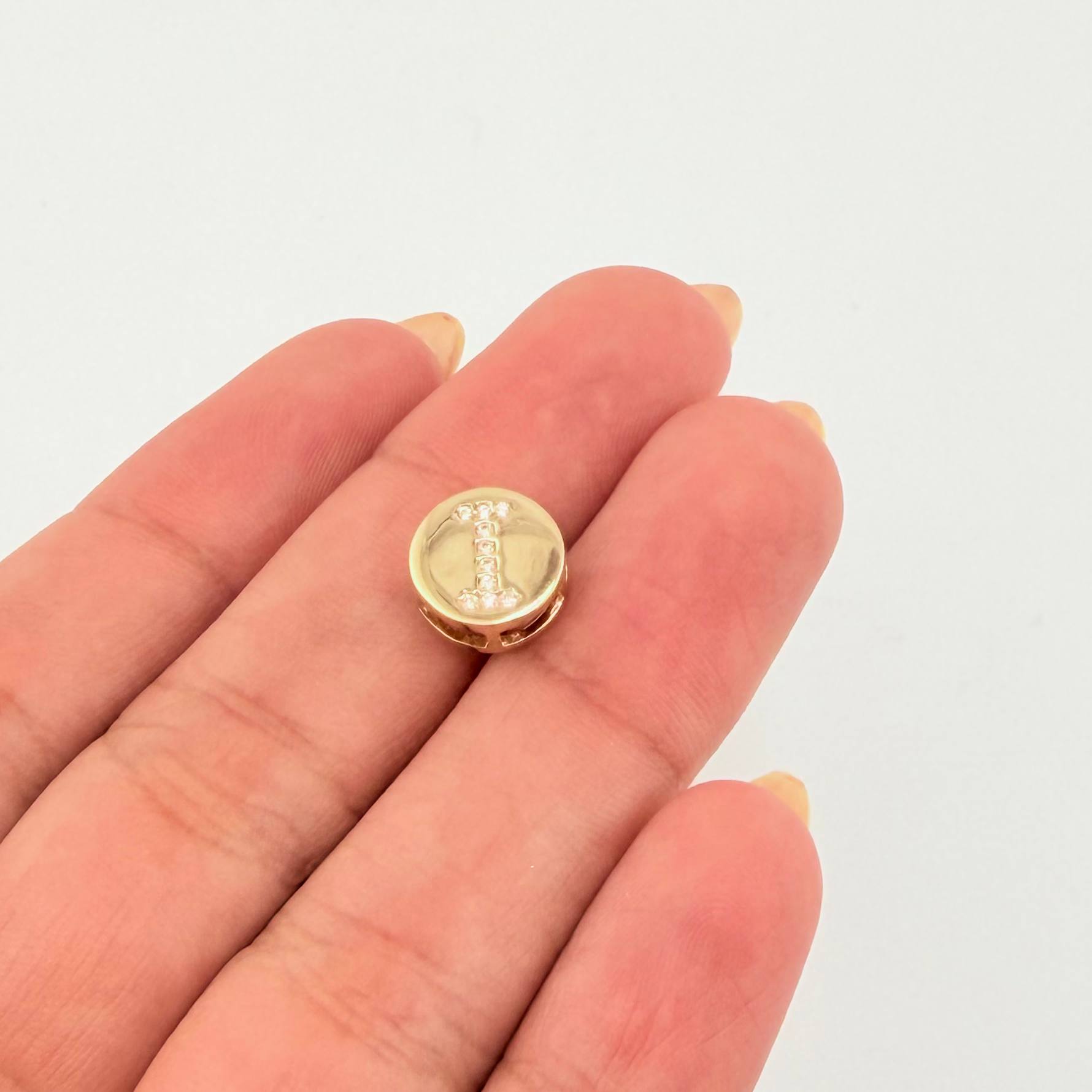 Dije Herraje Letra I 1.35gr / 1/2 in / Oro Amarillo 18K ©