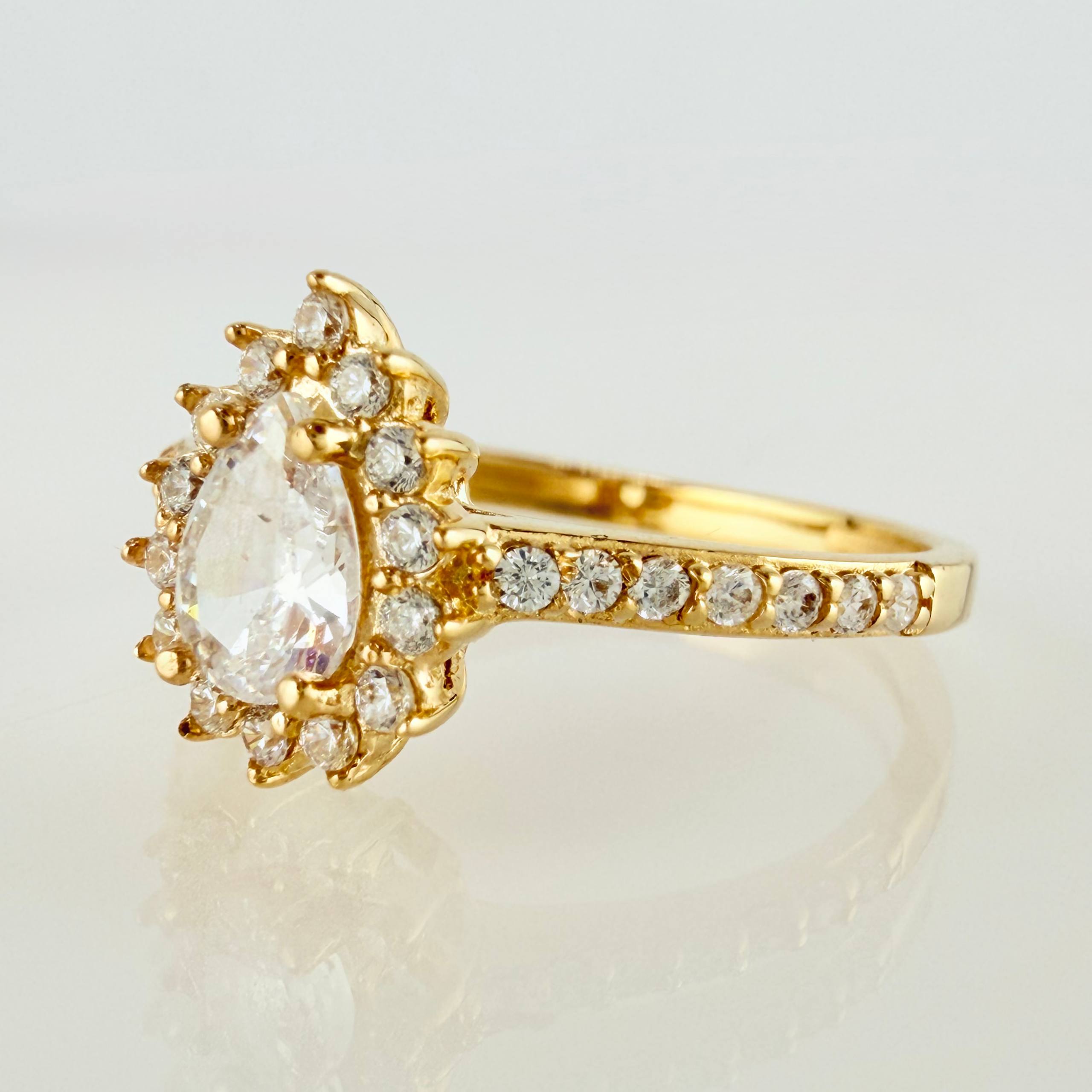 Anillo Halo Gota 2.35gr / T5 3/4 / Oro Amarillo 18K ©