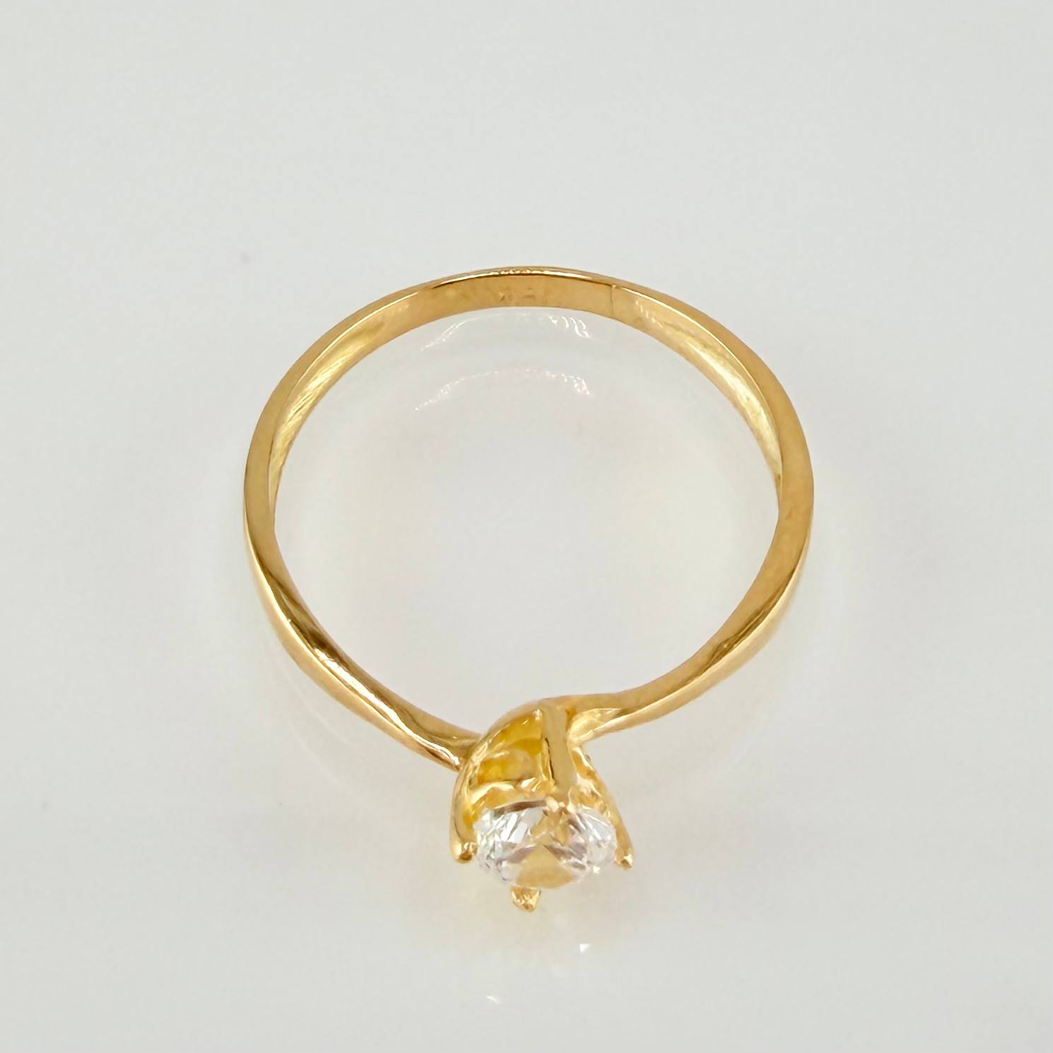 Solitaire Spark Ring 1.75g / T7 / 18K Yellow Gold