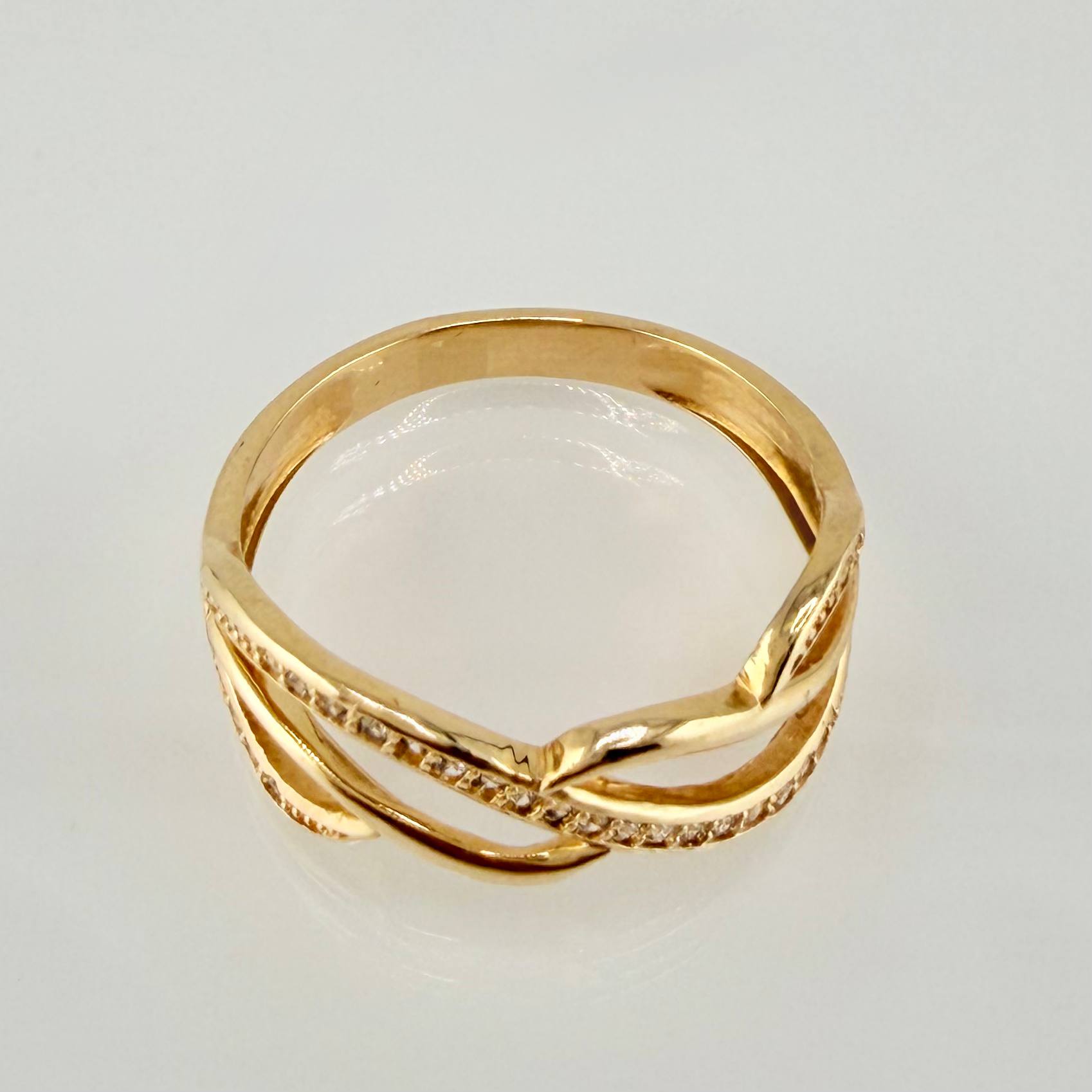 Anillo Carriles Entrelazados 3.2gr / T8 1/4 / Oro Amarillo 18K ©