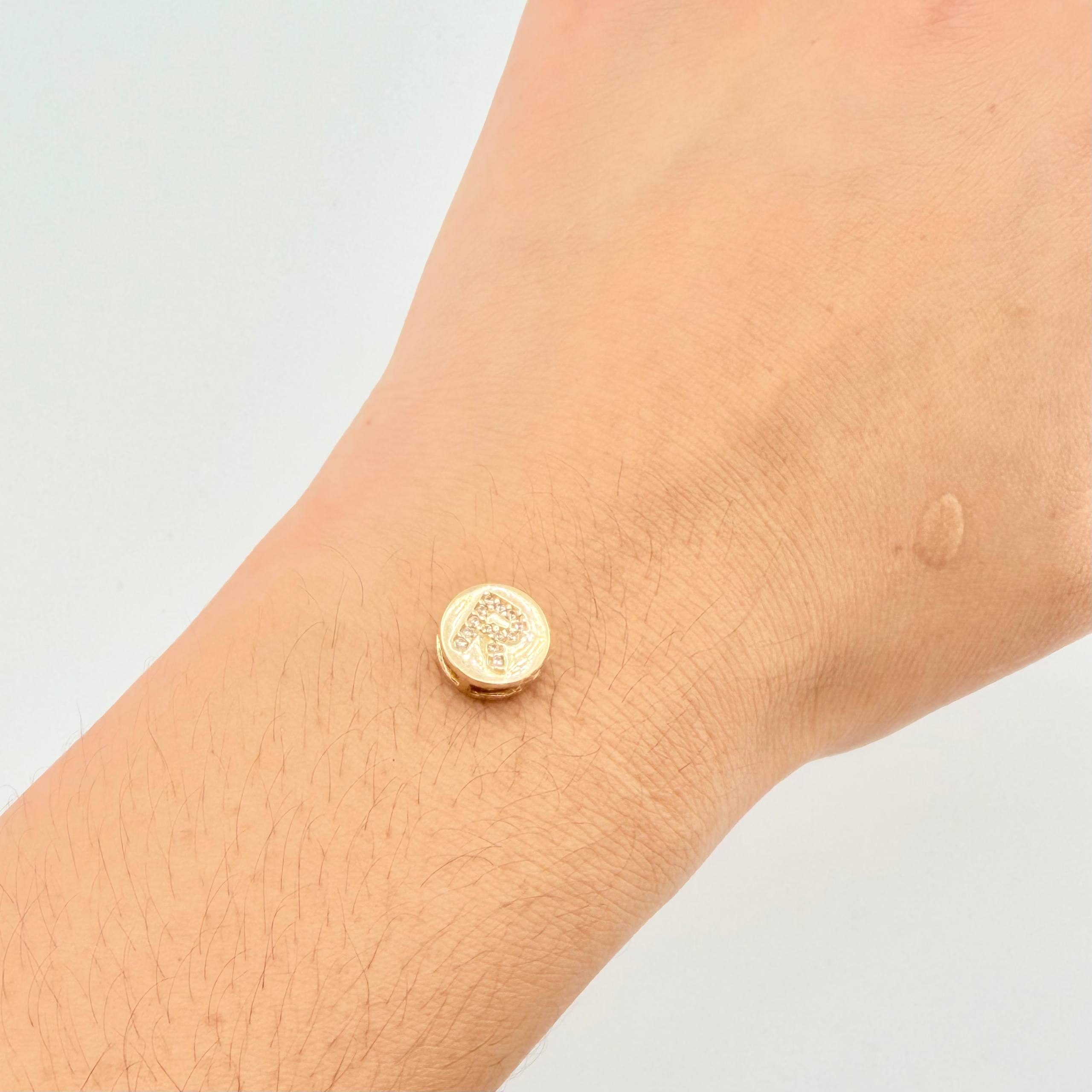 Dije Herraje Letra R 1.45gr / 1/2 in / Oro Amarillo 18K