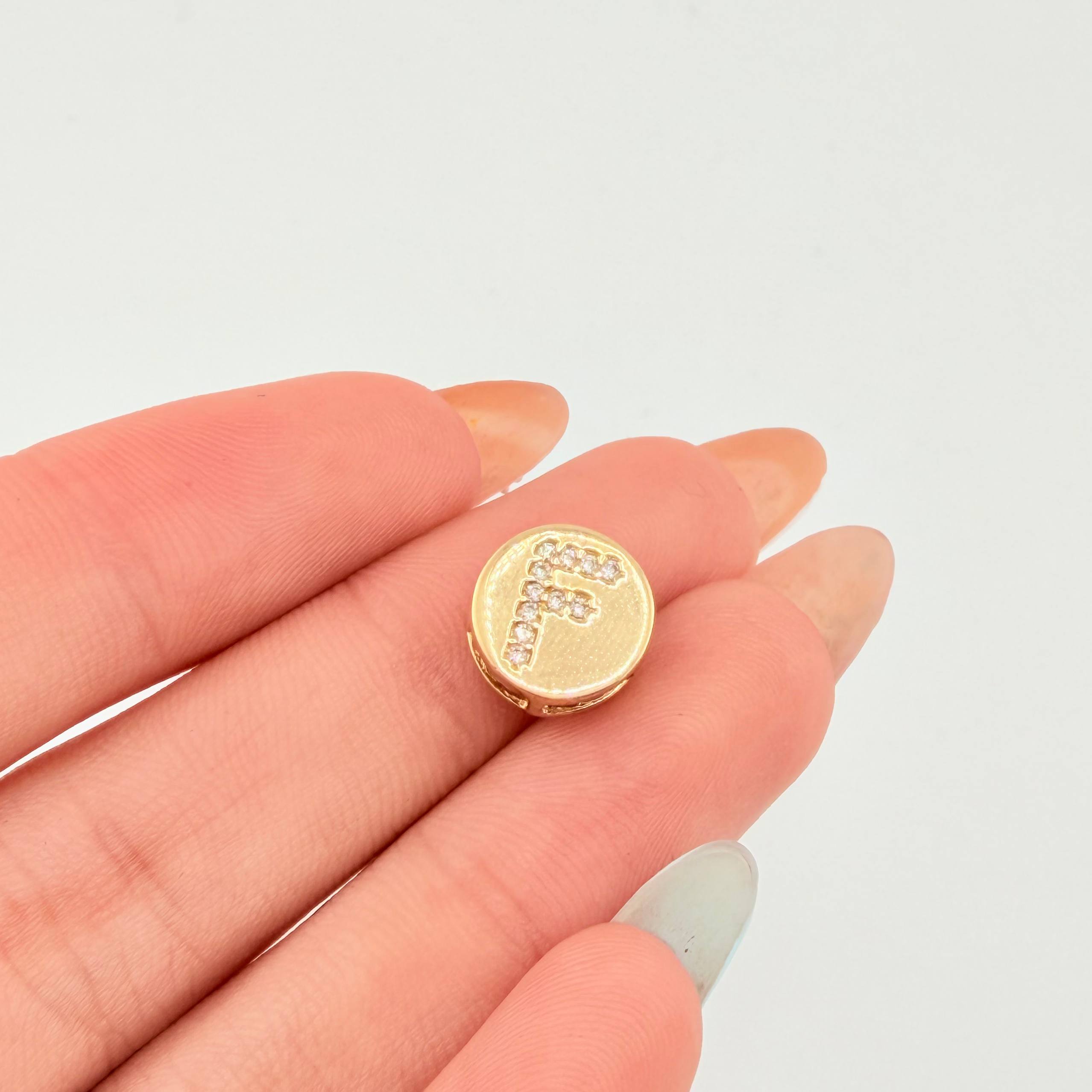 Herraje Dije Letra F 1.3gr / 1cm / Oro Amarillo 18K *