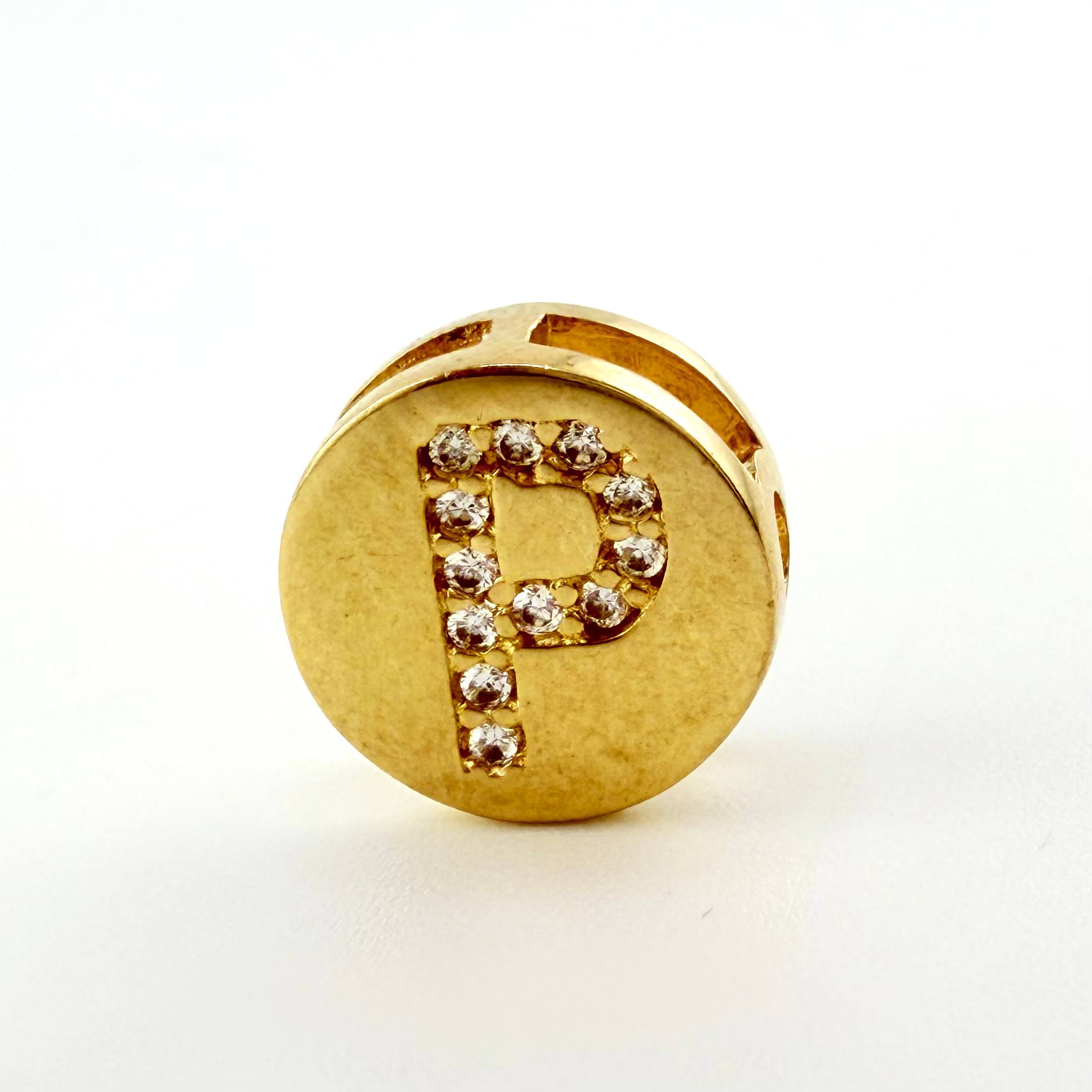 Dije Herraje Letra P 1.5gr / 1/2 in / Oro Amarillo 18K ©