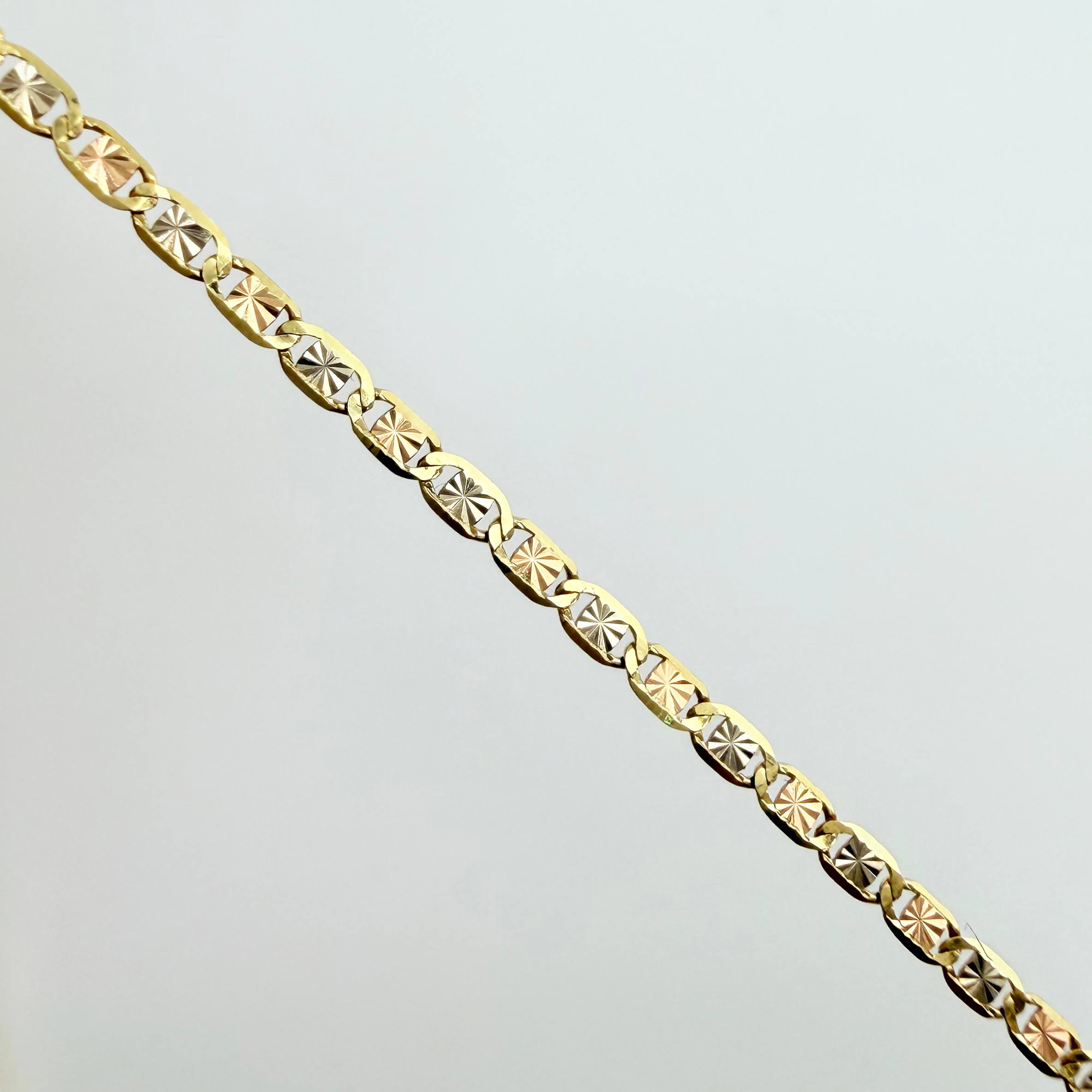 Cadena Plana 1.85gr / 15 3/4 in / 1.9mm Tres Oros +3 18K ©