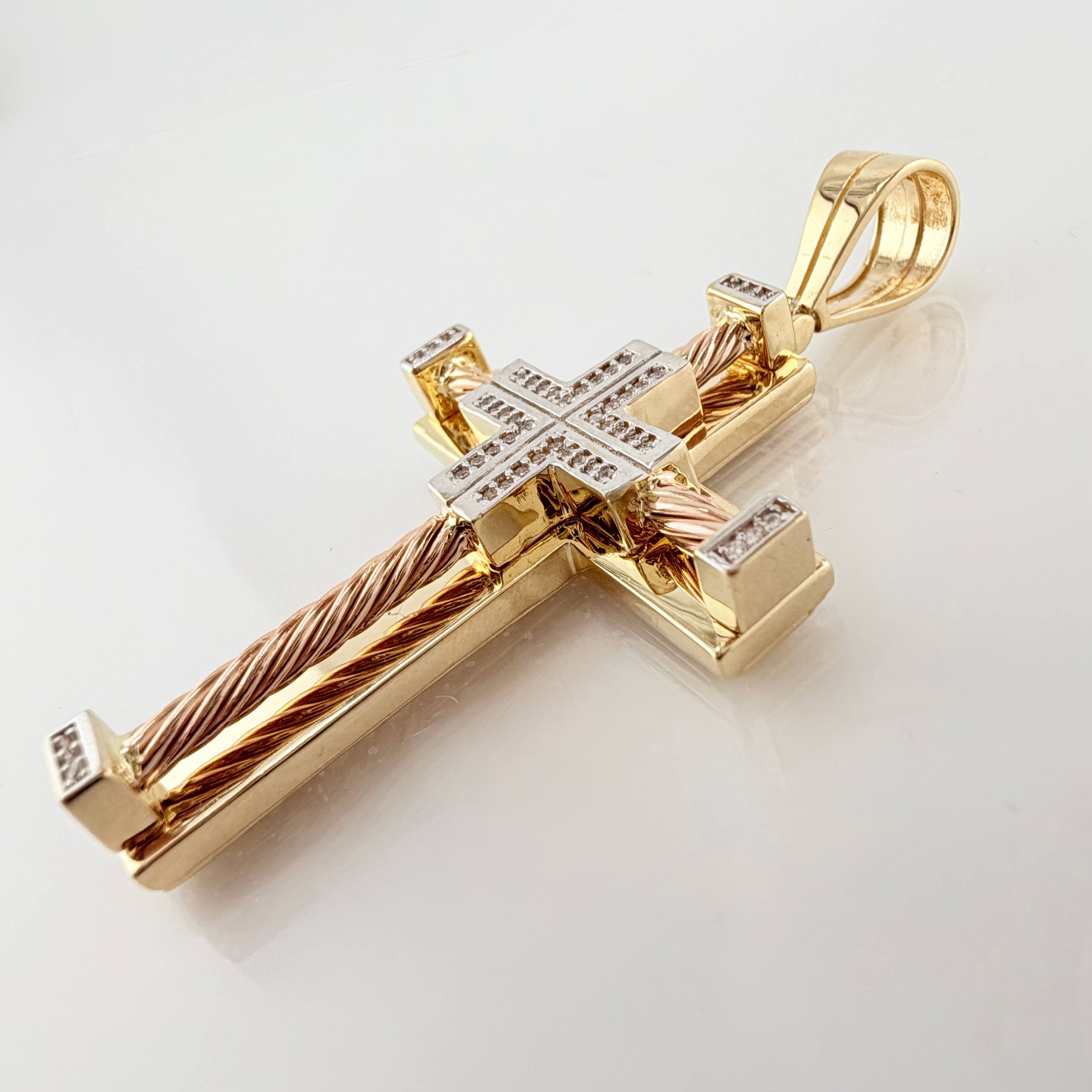 Dije Cruz 21.9gr / 2 1/2 in / Tres Oros 18K ©