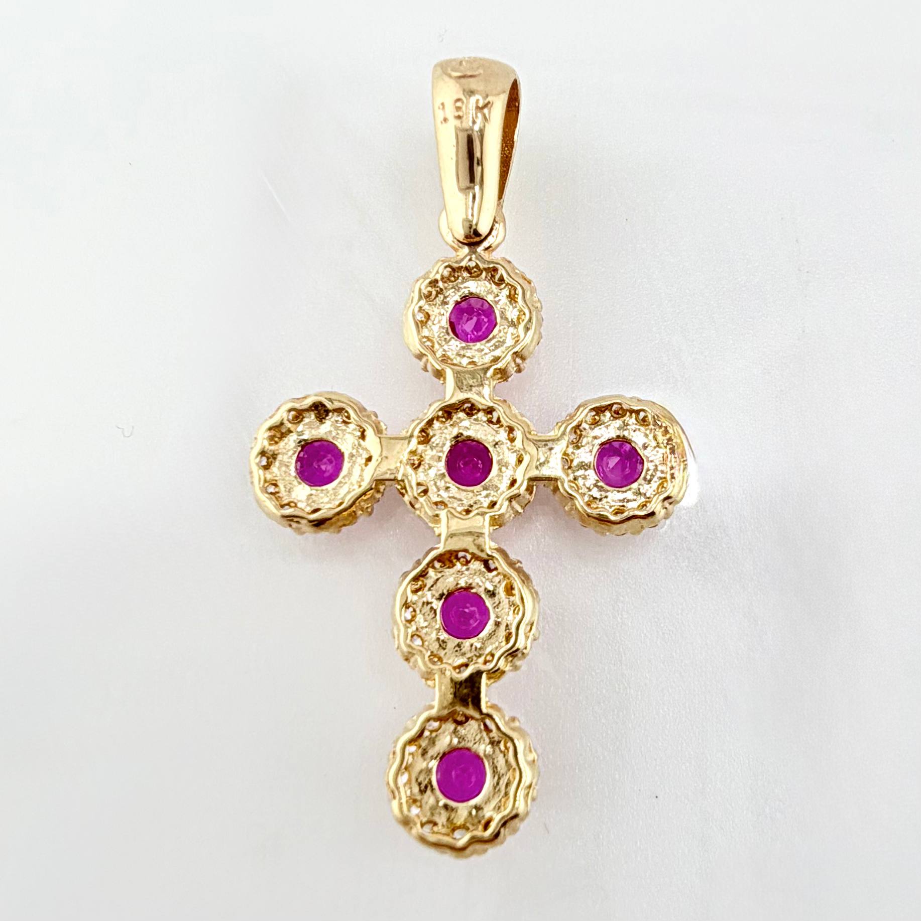 Dije Cruz Tupida 2.9gr / 1 1/4 in / Oro Amarillo 18K ©